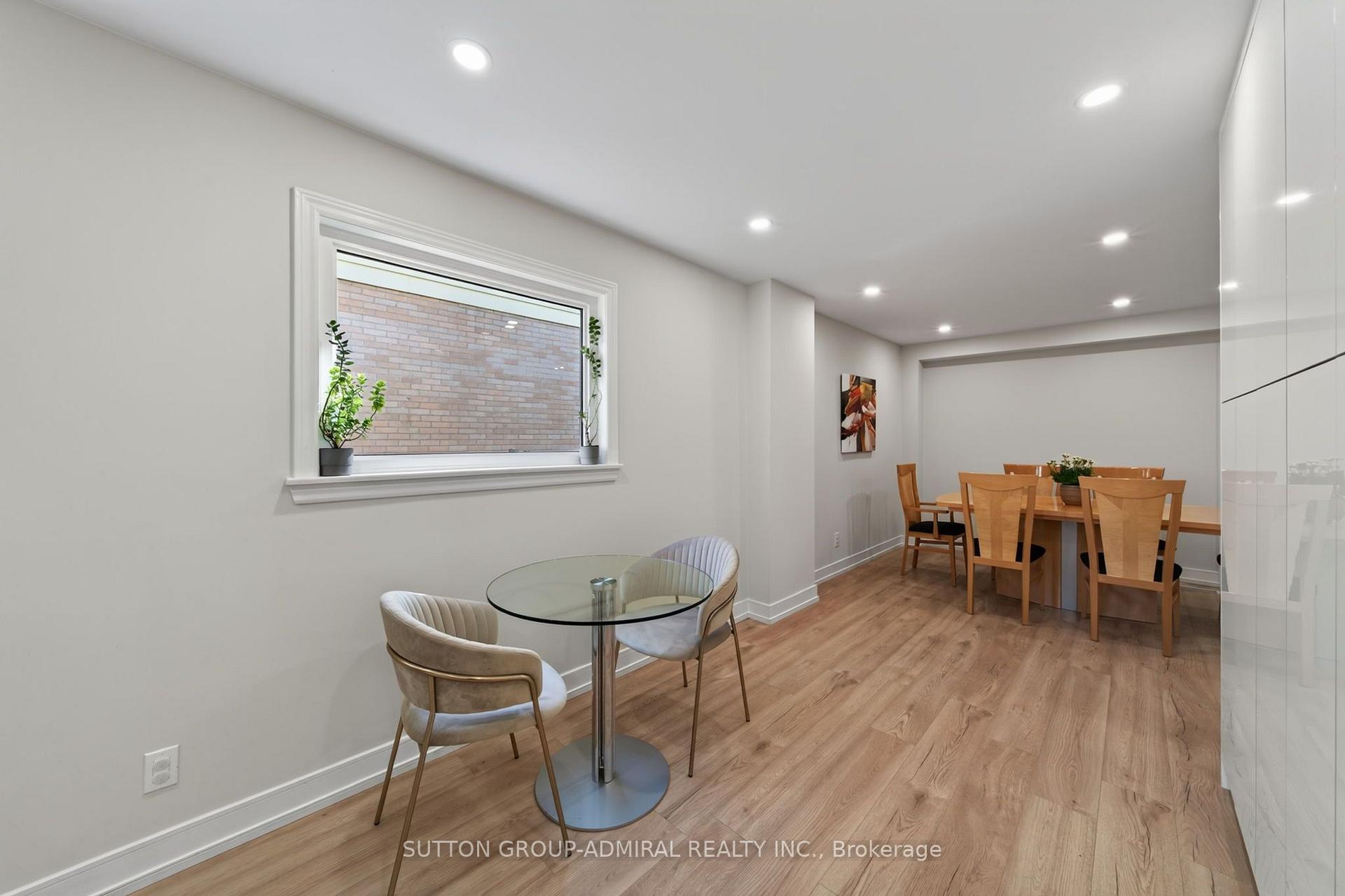 Photo 10 of 770 Pam Crescent, Newmarket, Huron Heights-Leslie Valley — HOMEH