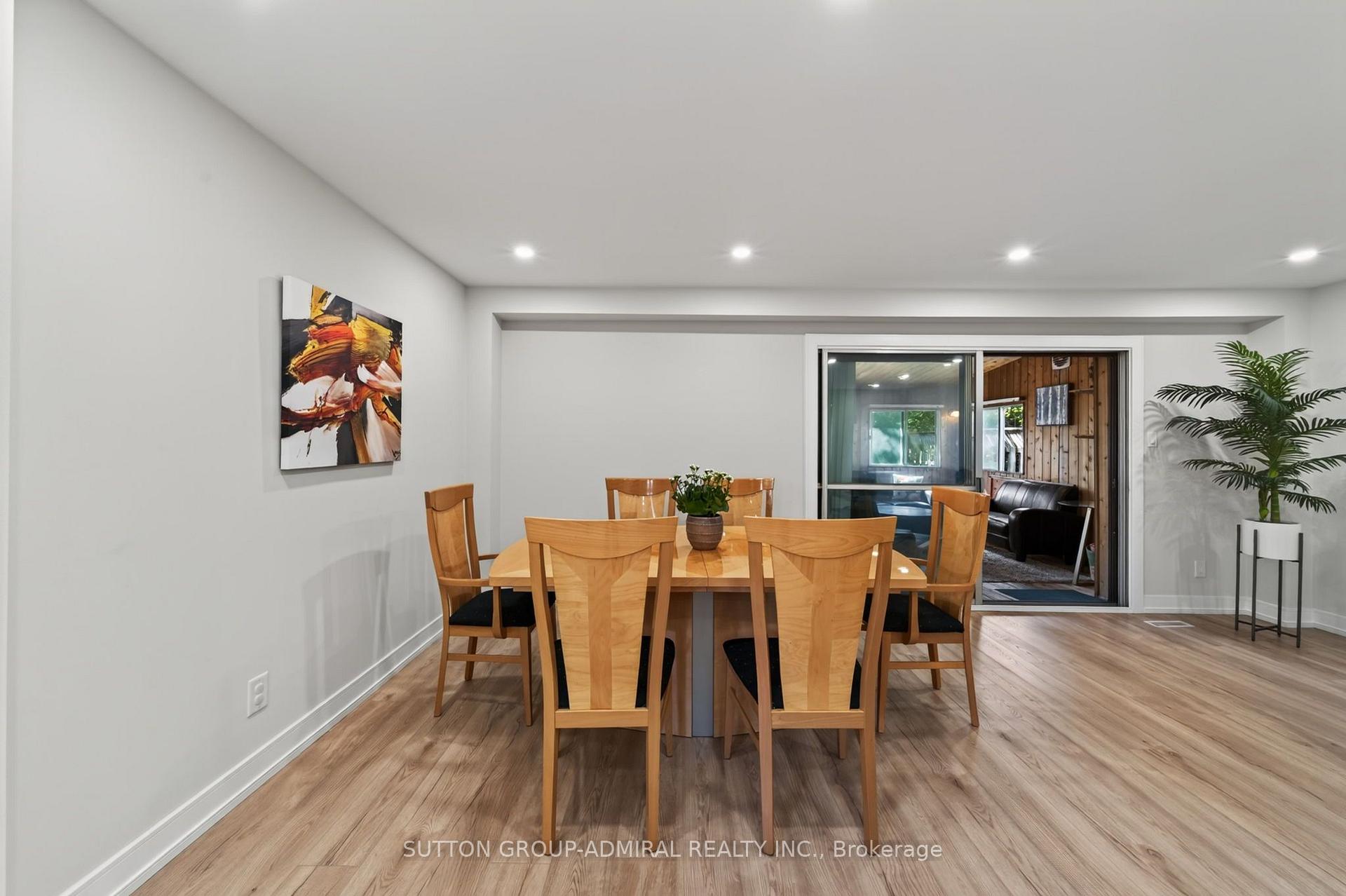Photo 12 of 770 Pam Crescent, Newmarket, Huron Heights-Leslie Valley — HOMEH