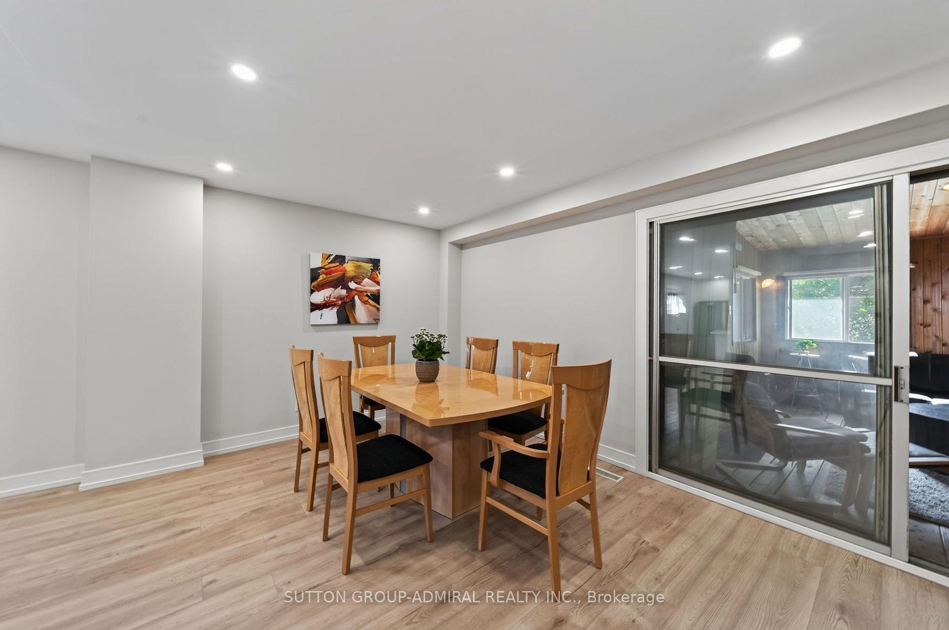 Photo 13 of 770 Pam Crescent, Newmarket, Huron Heights-Leslie Valley — HOMEH