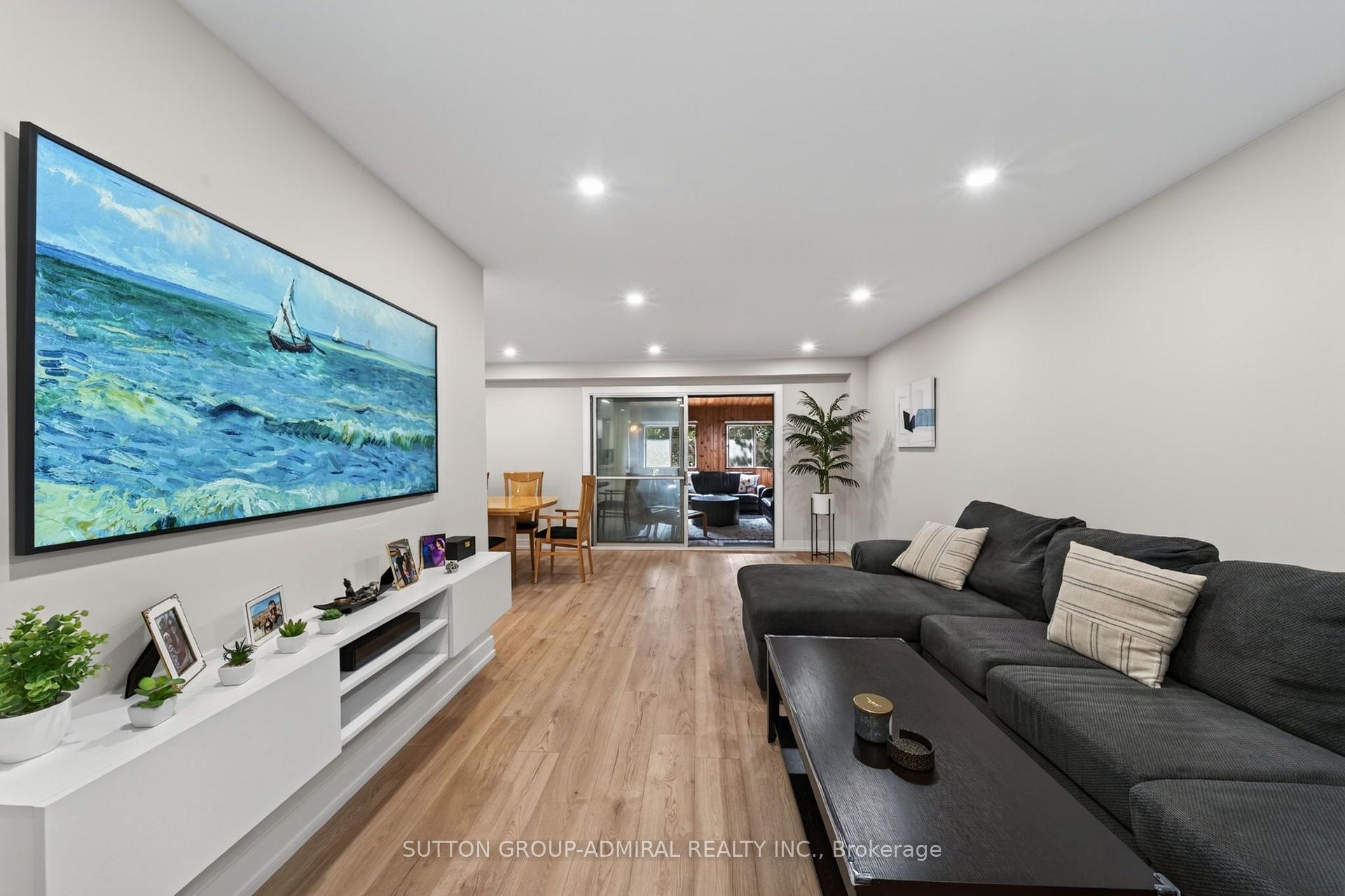 Photo 14 of 770 Pam Crescent, Newmarket, Huron Heights-Leslie Valley — HOMEH