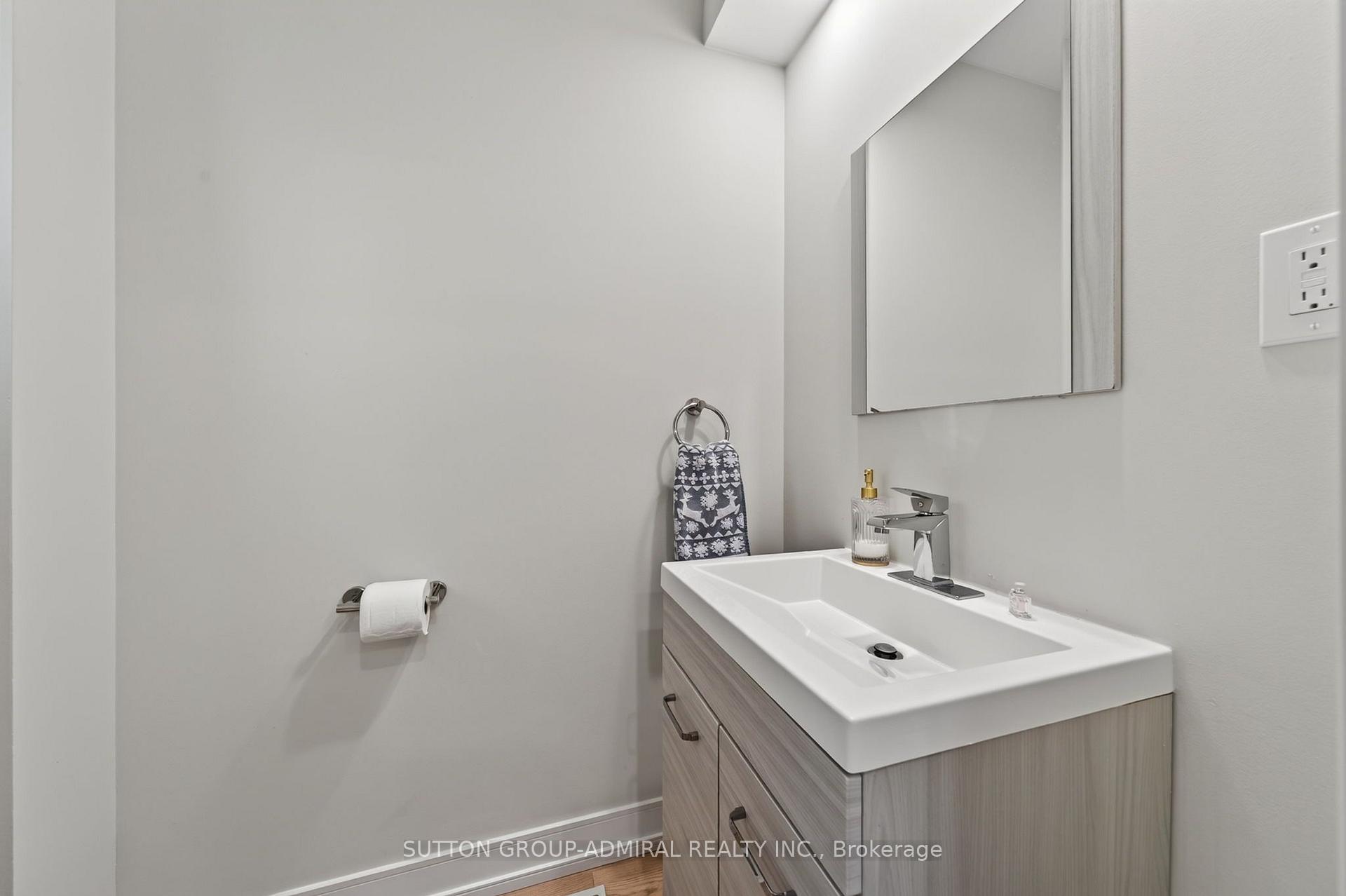 Photo 32 of 770 Pam Crescent, Newmarket, Huron Heights-Leslie Valley — HOMEH