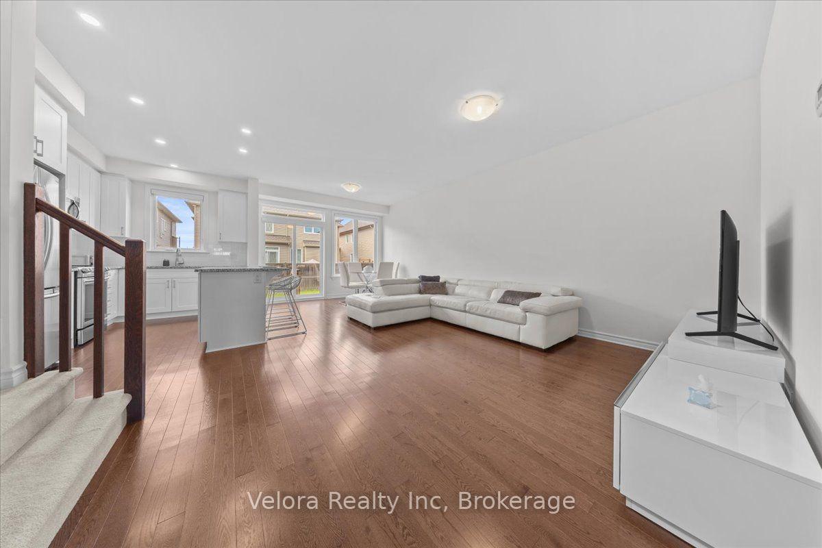 Photo 5 of 518 Vivera Place, Ottawa, Stittsville (North) — HOMEH