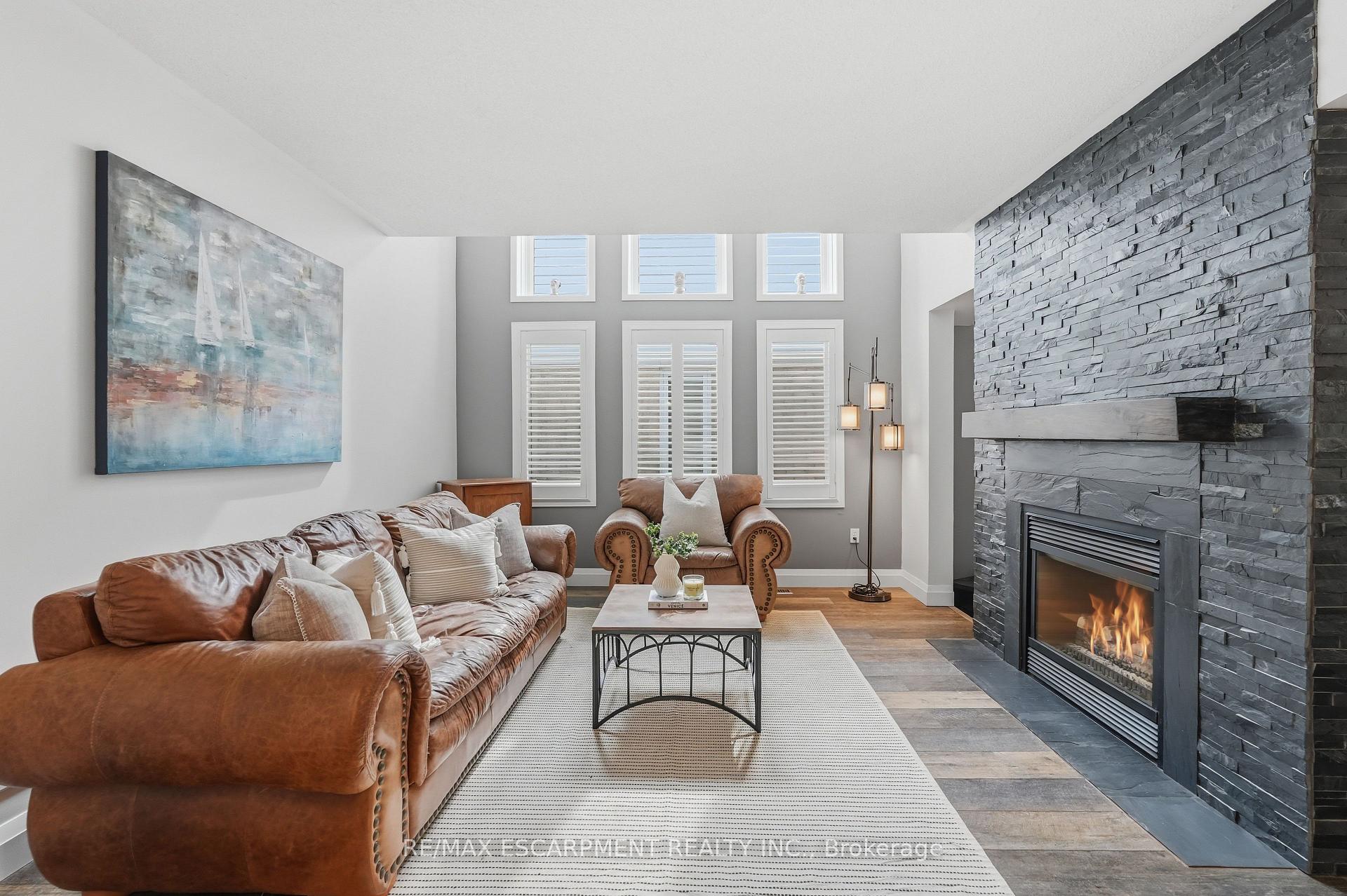 Photo 9 of 48 Bridgeport Crescent, Hamilton, Ancaster — HOMEH