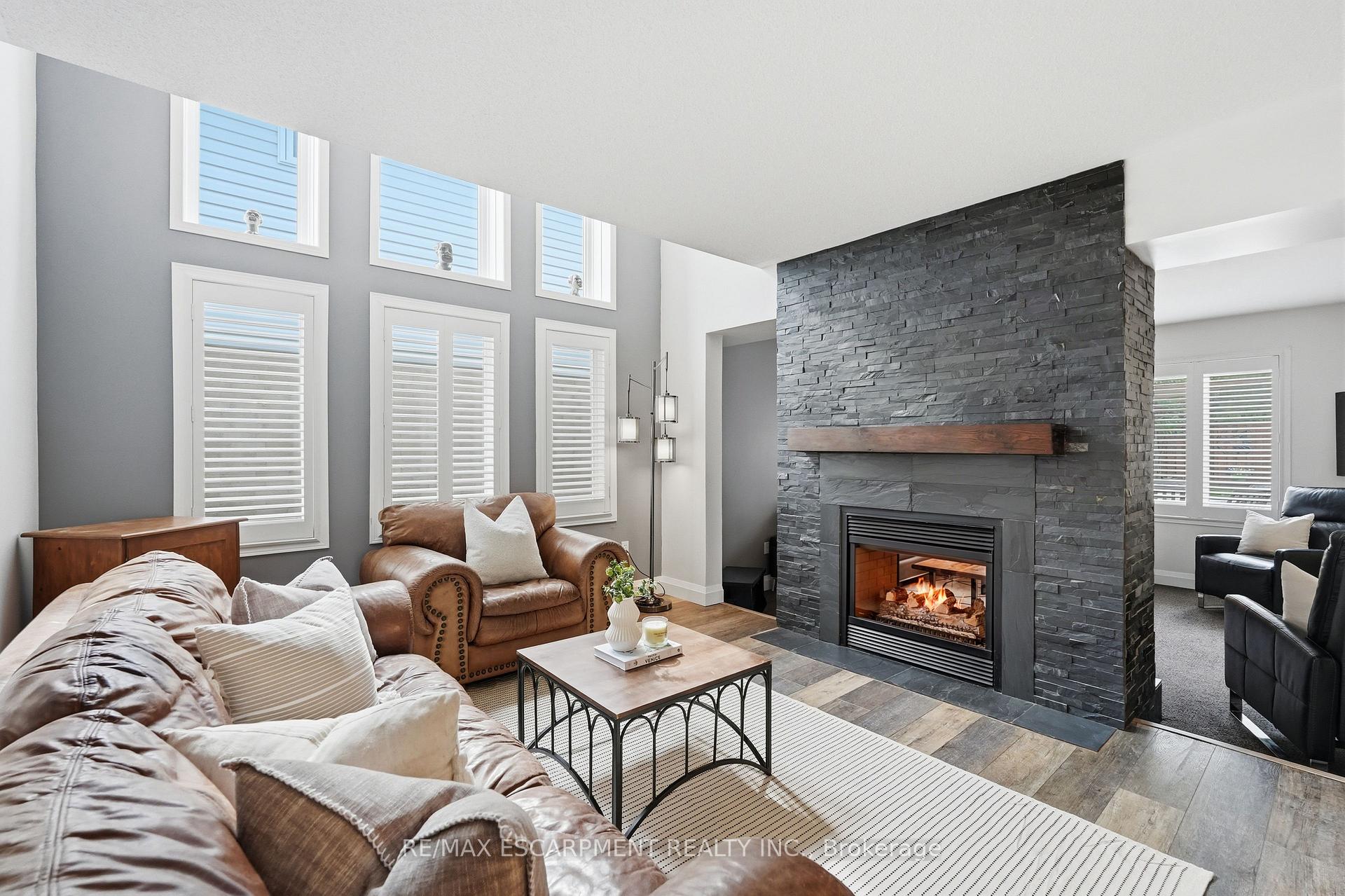 Photo 10 of 48 Bridgeport Crescent, Hamilton, Ancaster — HOMEH