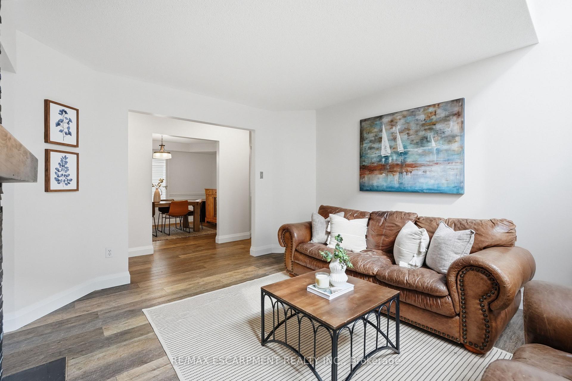 Photo 11 of 48 Bridgeport Crescent, Hamilton, Ancaster — HOMEH