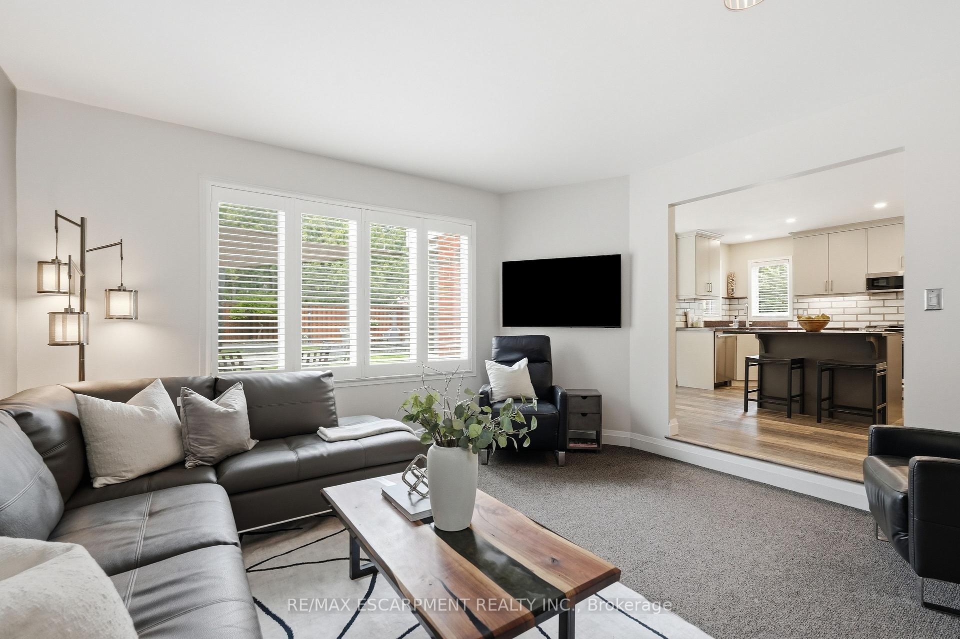 Photo 12 of 48 Bridgeport Crescent, Hamilton, Ancaster — HOMEH