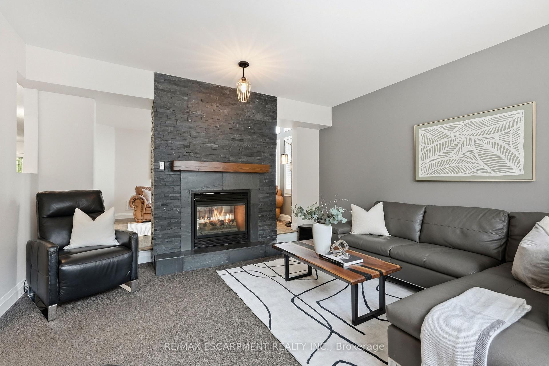 Photo 14 of 48 Bridgeport Crescent, Hamilton, Ancaster — HOMEH