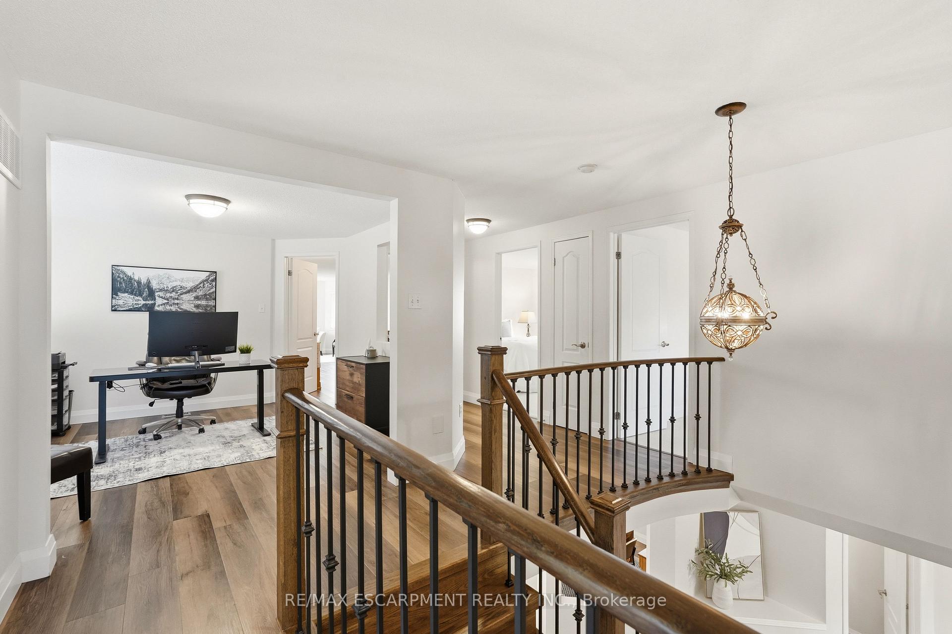 Photo 21 of 48 Bridgeport Crescent, Hamilton, Ancaster — HOMEH