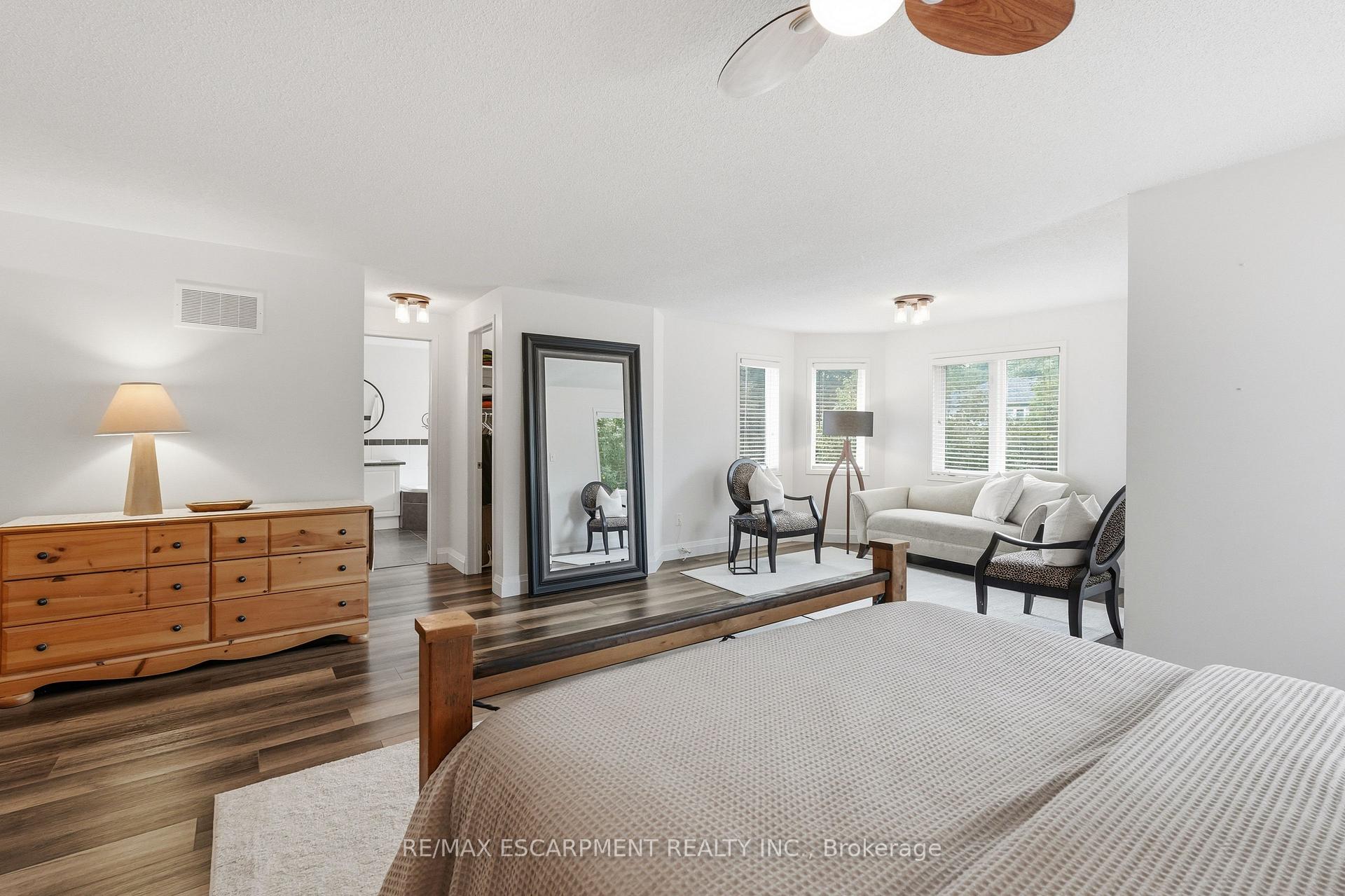 Photo 24 of 48 Bridgeport Crescent, Hamilton, Ancaster — HOMEH