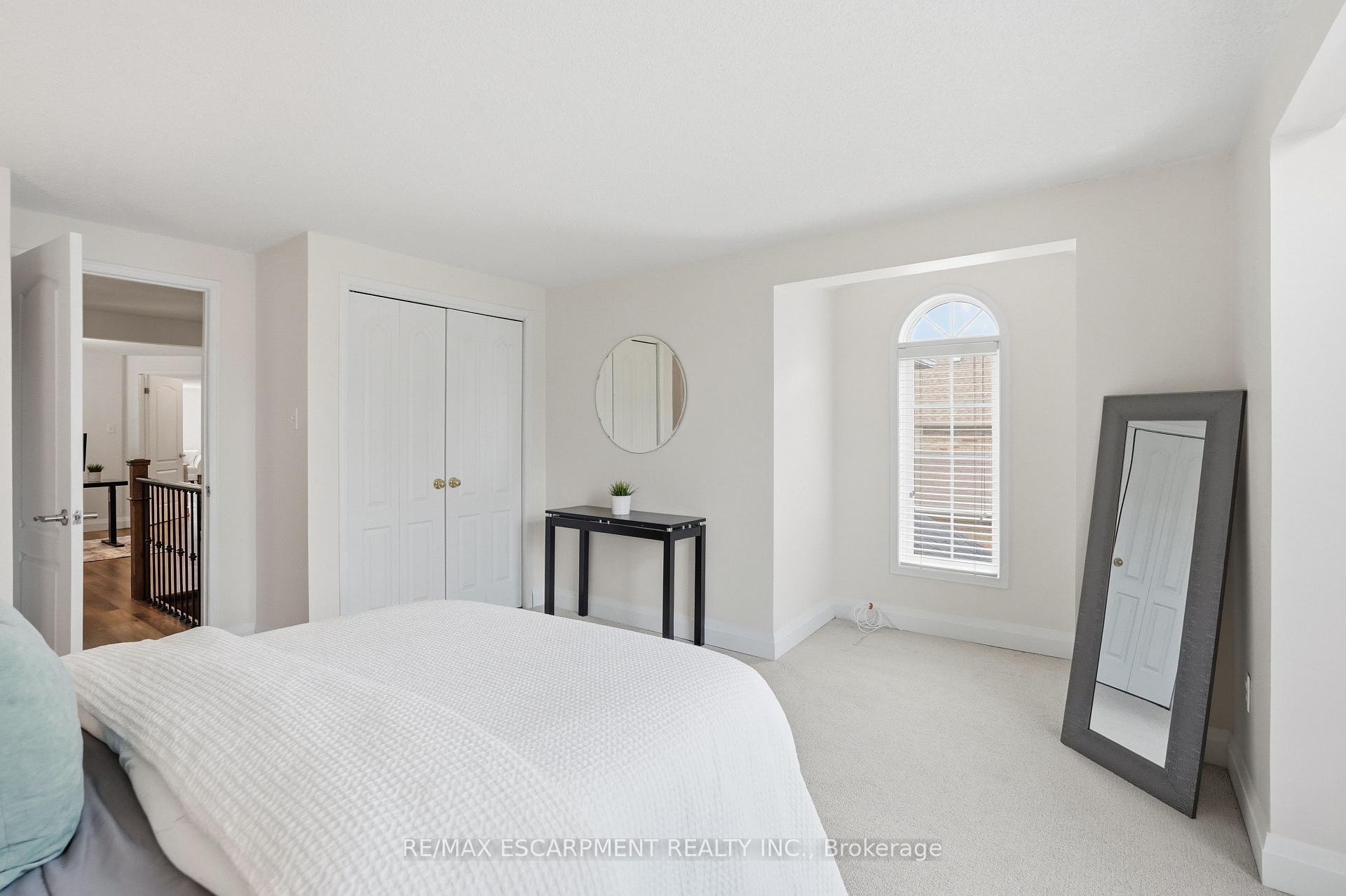 Photo 28 of 48 Bridgeport Crescent, Hamilton, Ancaster — HOMEH