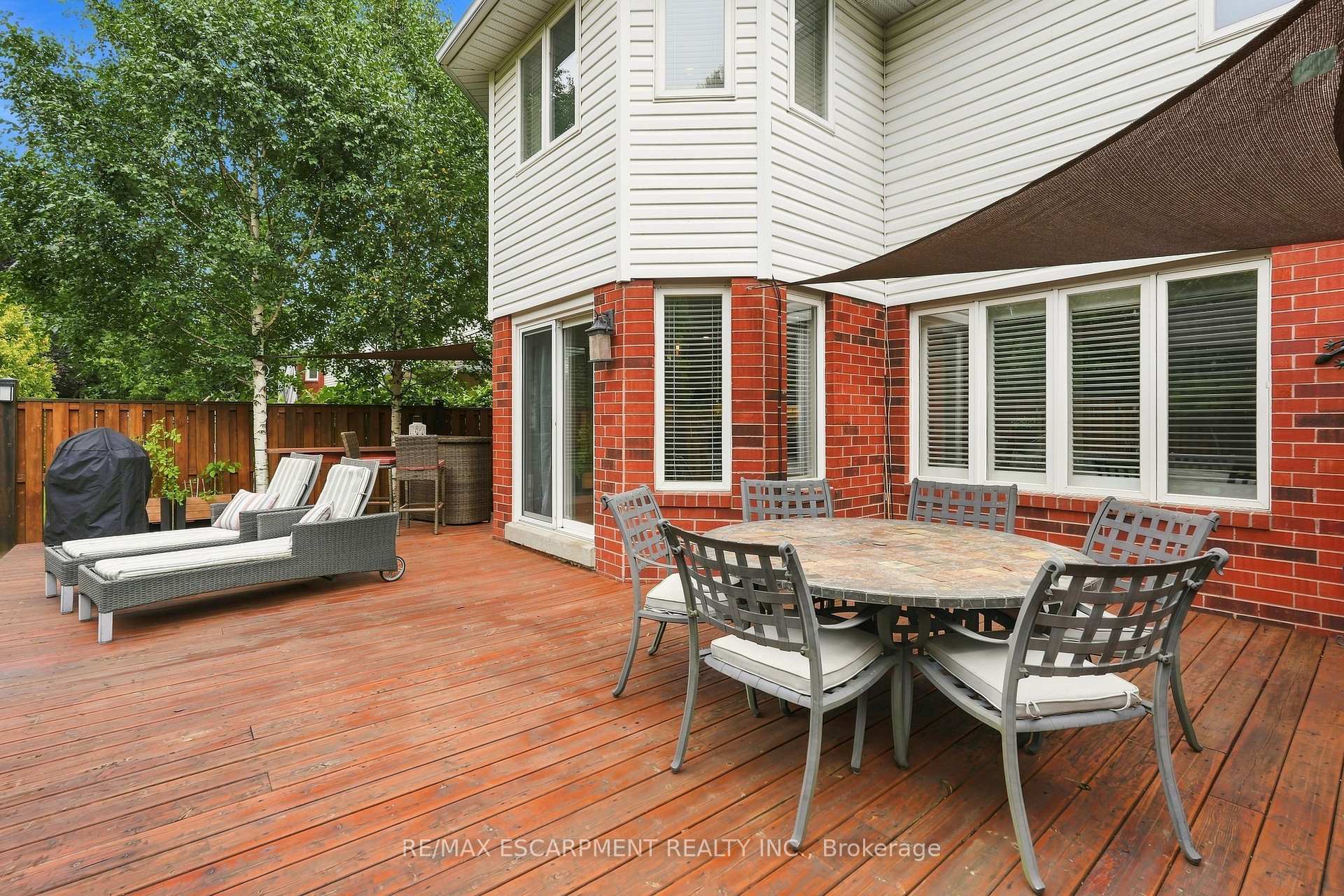 Photo 37 of 48 Bridgeport Crescent, Hamilton, Ancaster — HOMEH