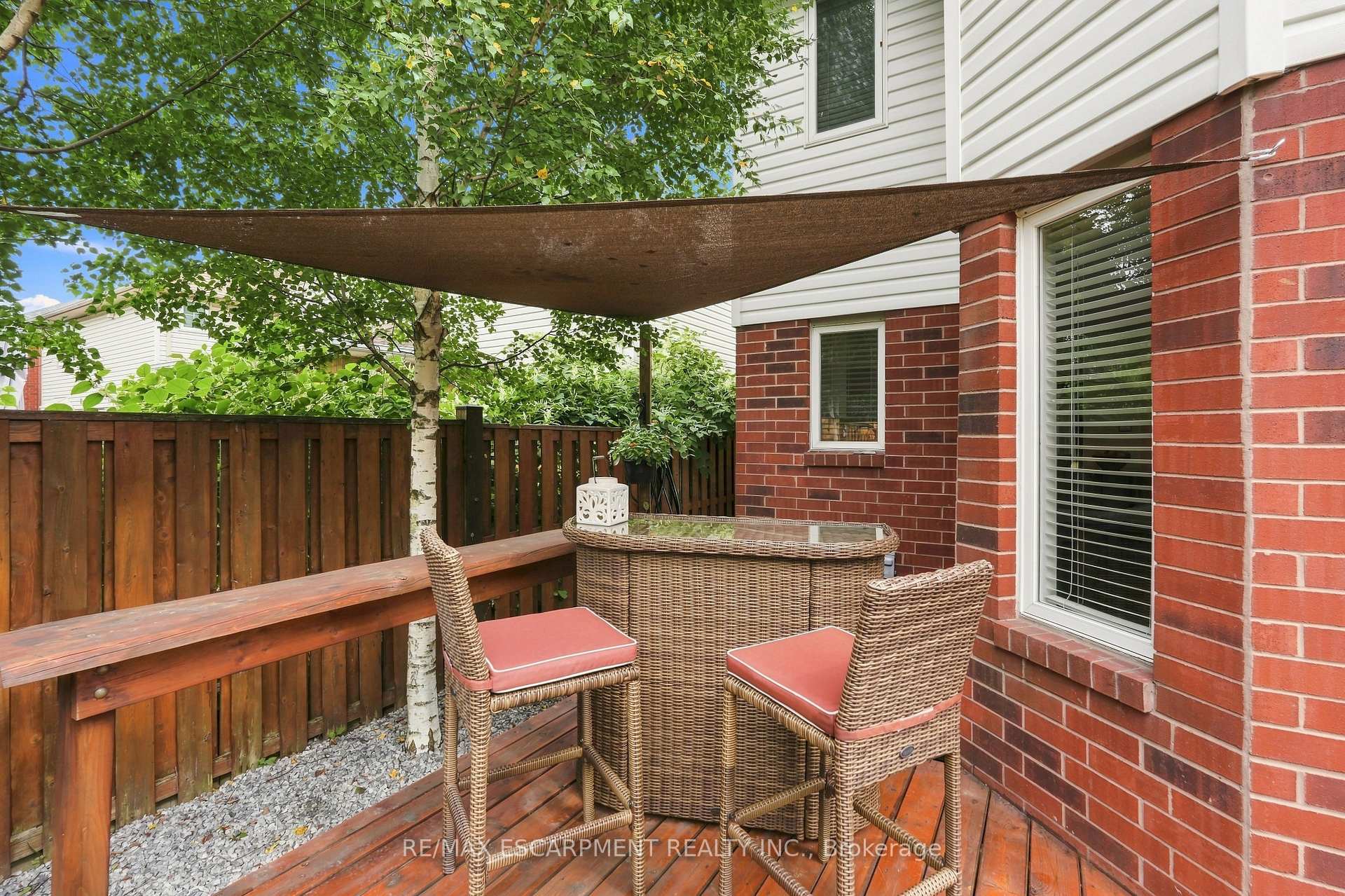 Photo 39 of 48 Bridgeport Crescent, Hamilton, Ancaster — HOMEH