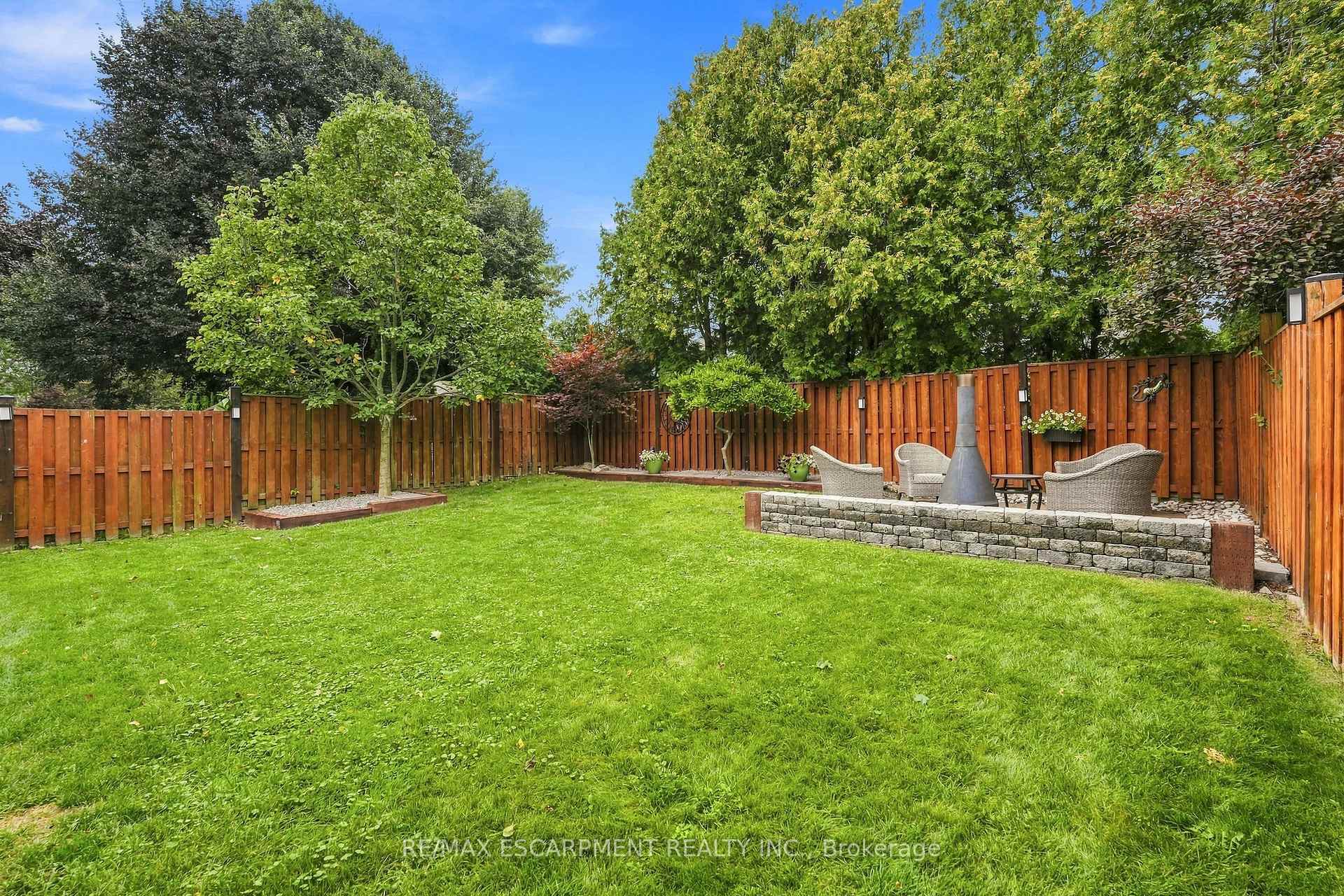 Photo 41 of 48 Bridgeport Crescent, Hamilton, Ancaster — HOMEH