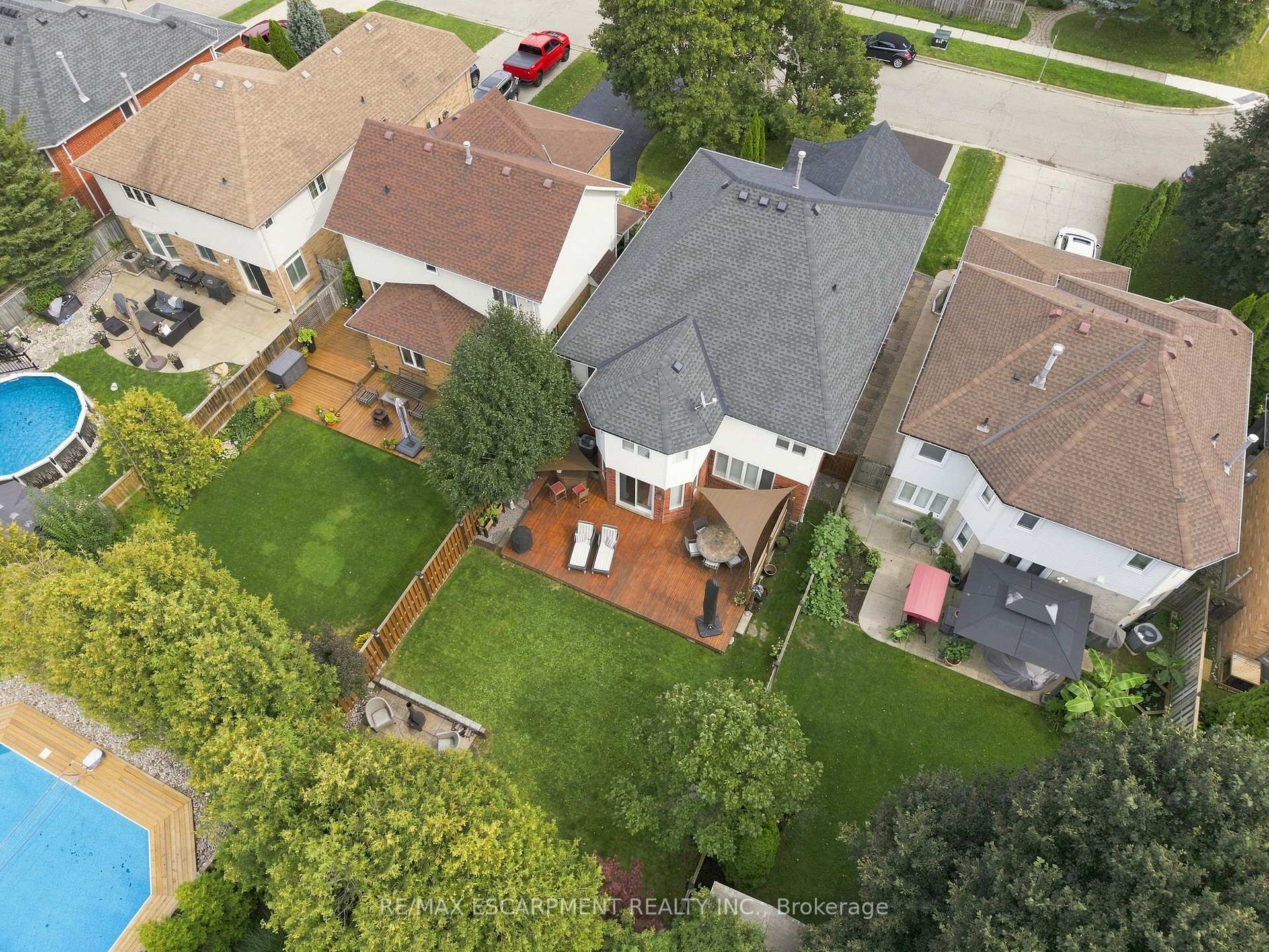 Photo 44 of 48 Bridgeport Crescent, Hamilton, Ancaster — HOMEH