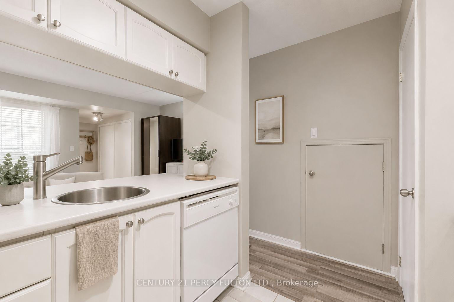 Photo 5 of Unit 538, 3 Everson Drive, North York, Willowdale East — HOMEH