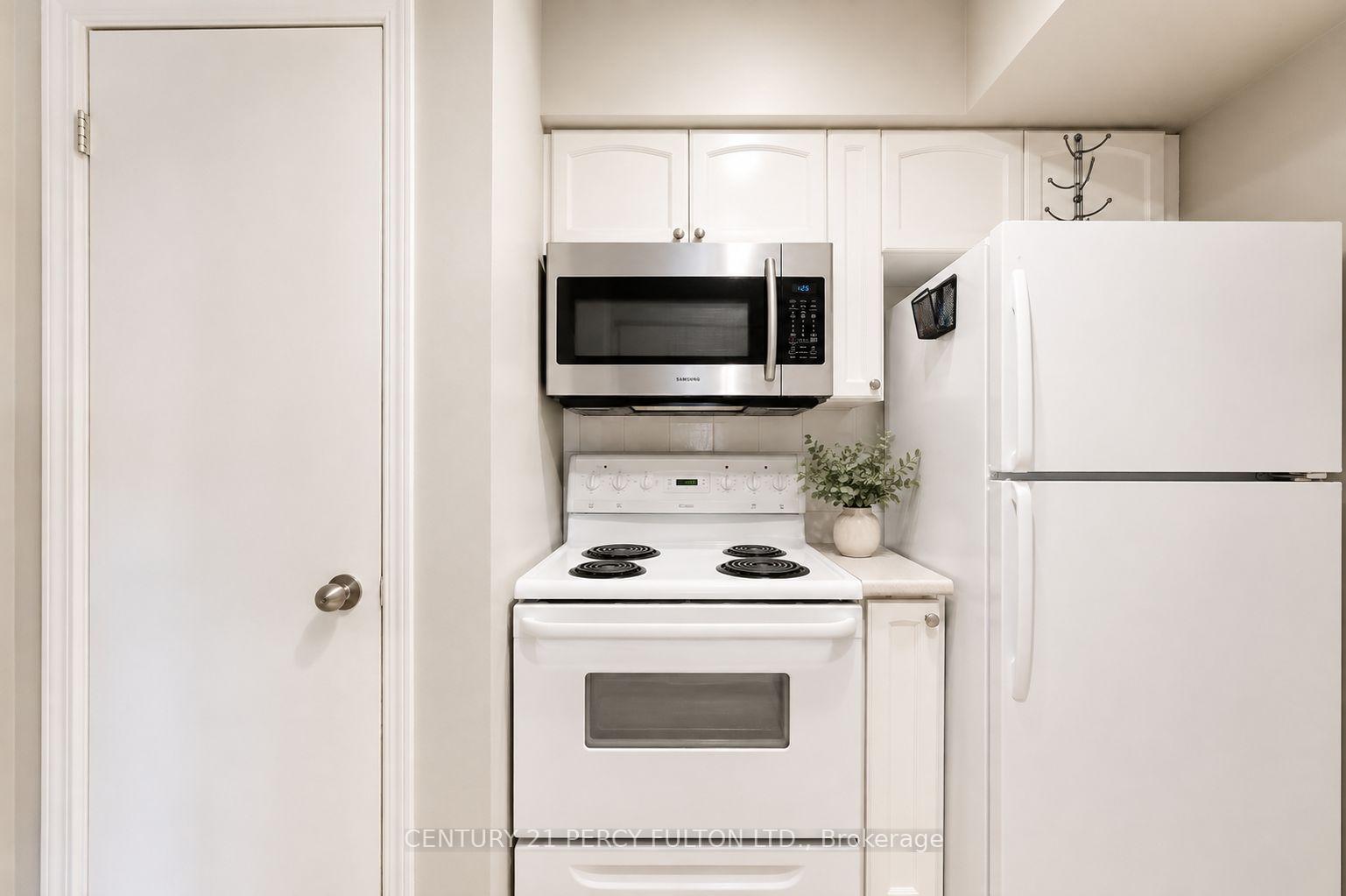 Photo 6 of Unit 538, 3 Everson Drive, North York, Willowdale East — HOMEH