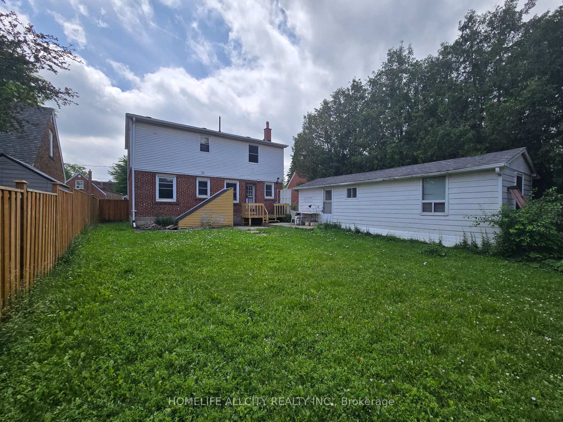 Photo 2 of 4 Bevdale Road, North York, Willowdale West — HOMEH