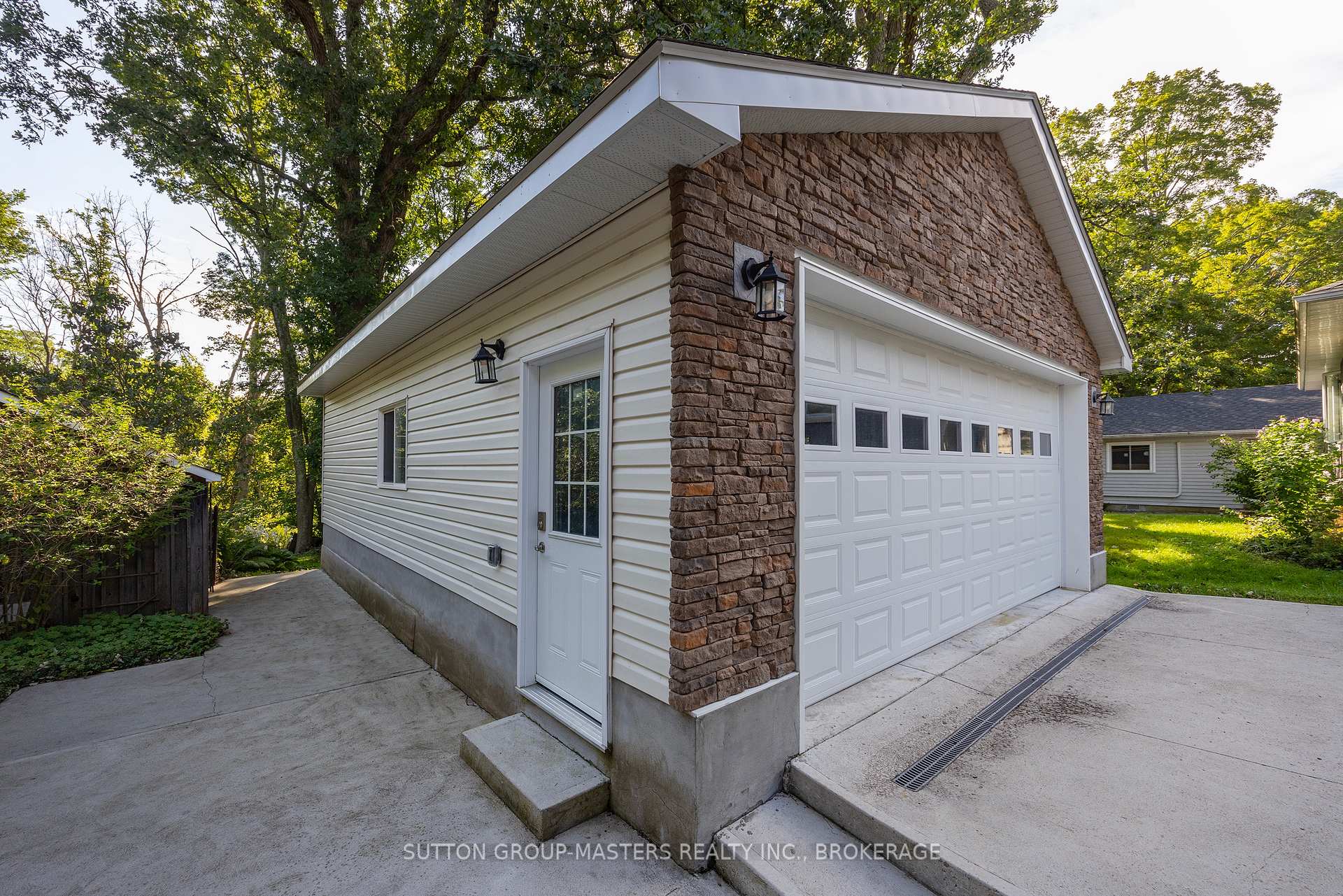 Photo 6 of 732 Centre Street, Kingston, South of Taylor-Kidd Blvd — HOMEH