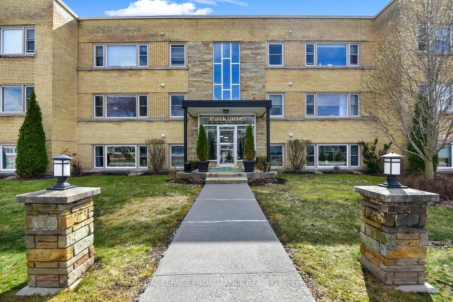 Photo 2 of Unit 11, 167 Pearl Street E, Brockville — HOMEH