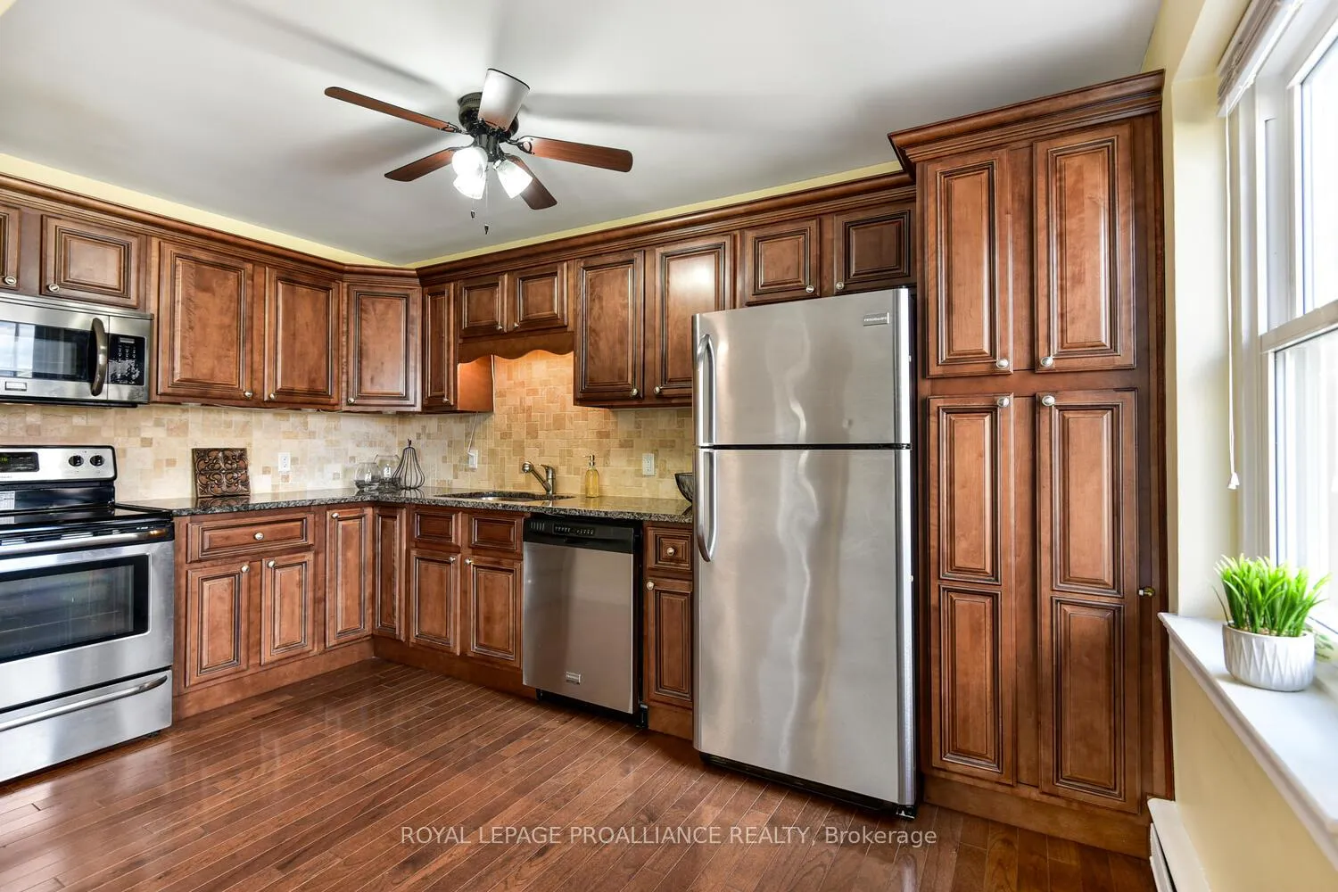 Photo 11 of Unit 11, 167 Pearl Street E, Brockville — HOMEH