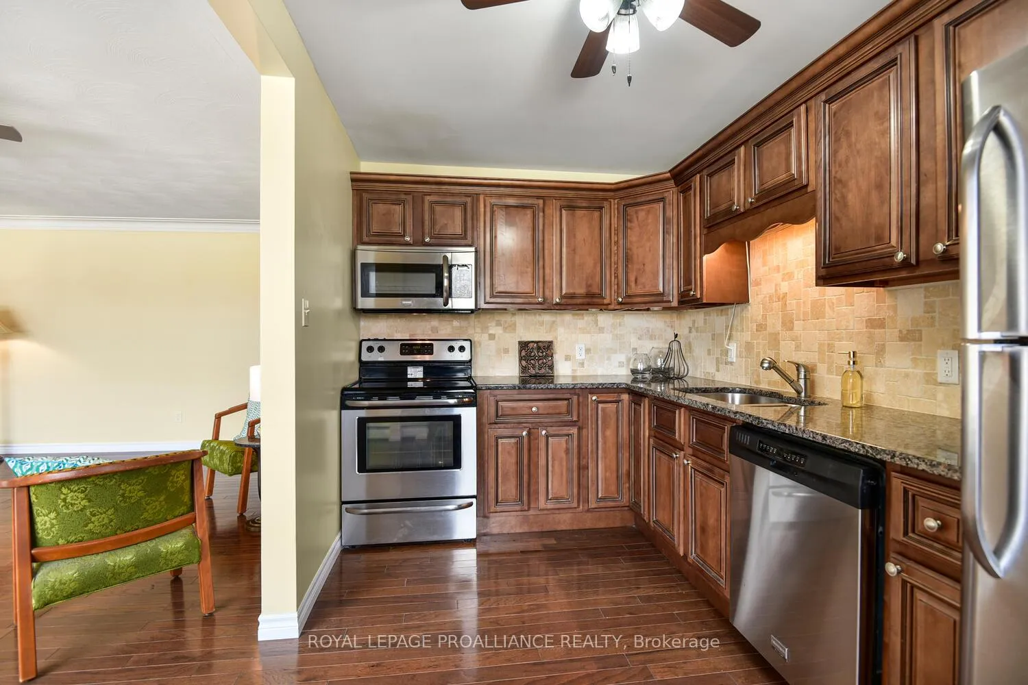 Photo 12 of Unit 11, 167 Pearl Street E, Brockville — HOMEH