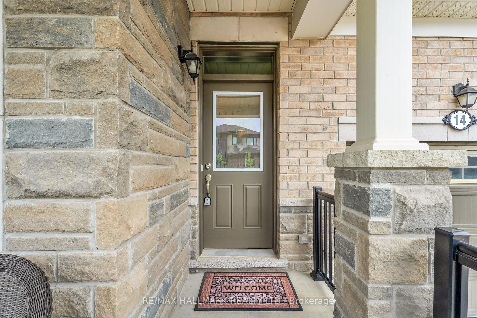Photo 6 of 14 Eberly Woods Drive, Markham, Victoria Square — HOMEH