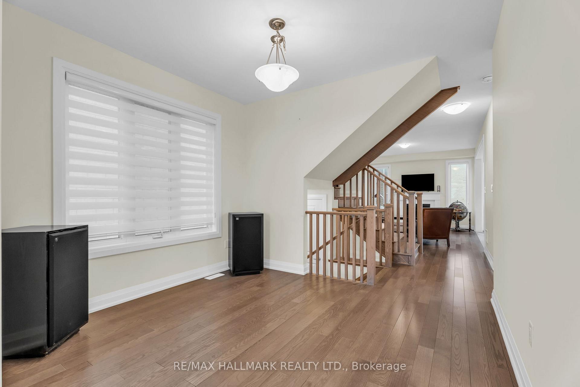 Photo 9 of 14 Eberly Woods Drive, Markham, Victoria Square — HOMEH