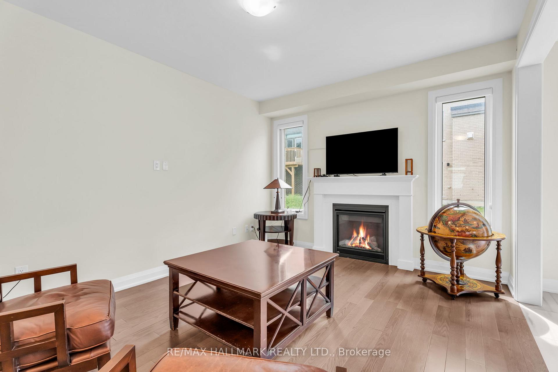 Photo 13 of 14 Eberly Woods Drive, Markham, Victoria Square — HOMEH