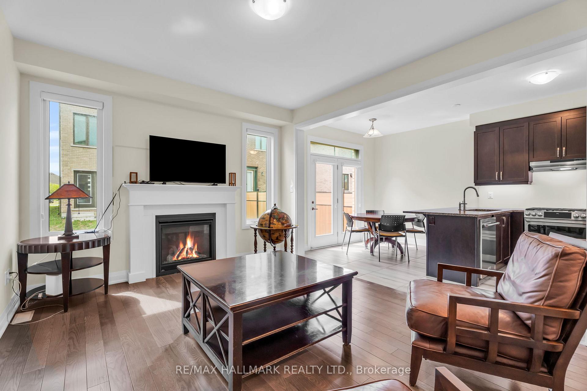 Photo 15 of 14 Eberly Woods Drive, Markham, Victoria Square — HOMEH