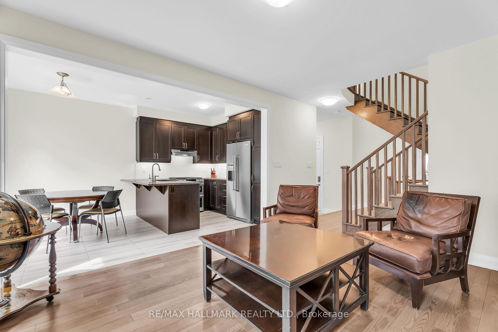 Photo 16 of 14 Eberly Woods Drive, Markham, Victoria Square — HOMEH