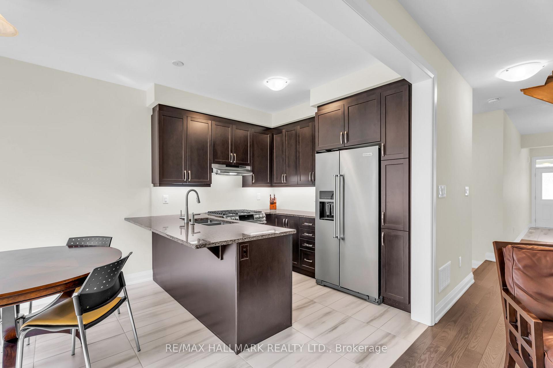 Photo 17 of 14 Eberly Woods Drive, Markham, Victoria Square — HOMEH