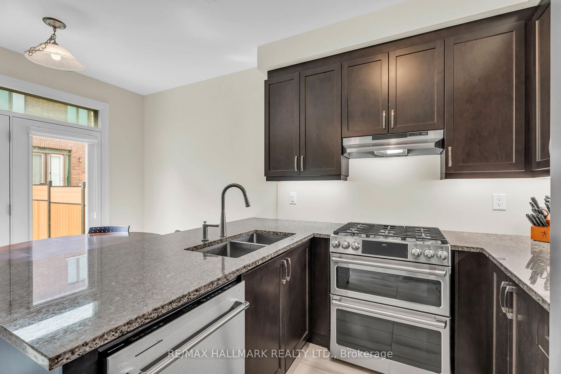 Photo 20 of 14 Eberly Woods Drive, Markham, Victoria Square — HOMEH
