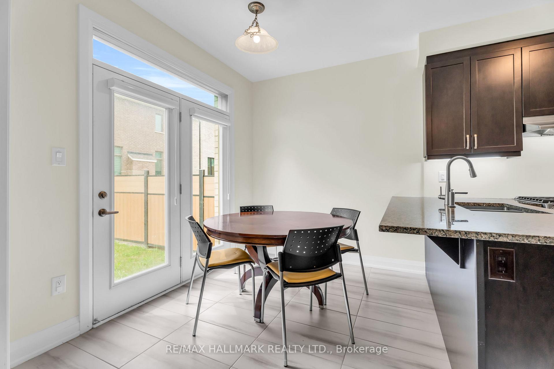 Photo 21 of 14 Eberly Woods Drive, Markham, Victoria Square — HOMEH