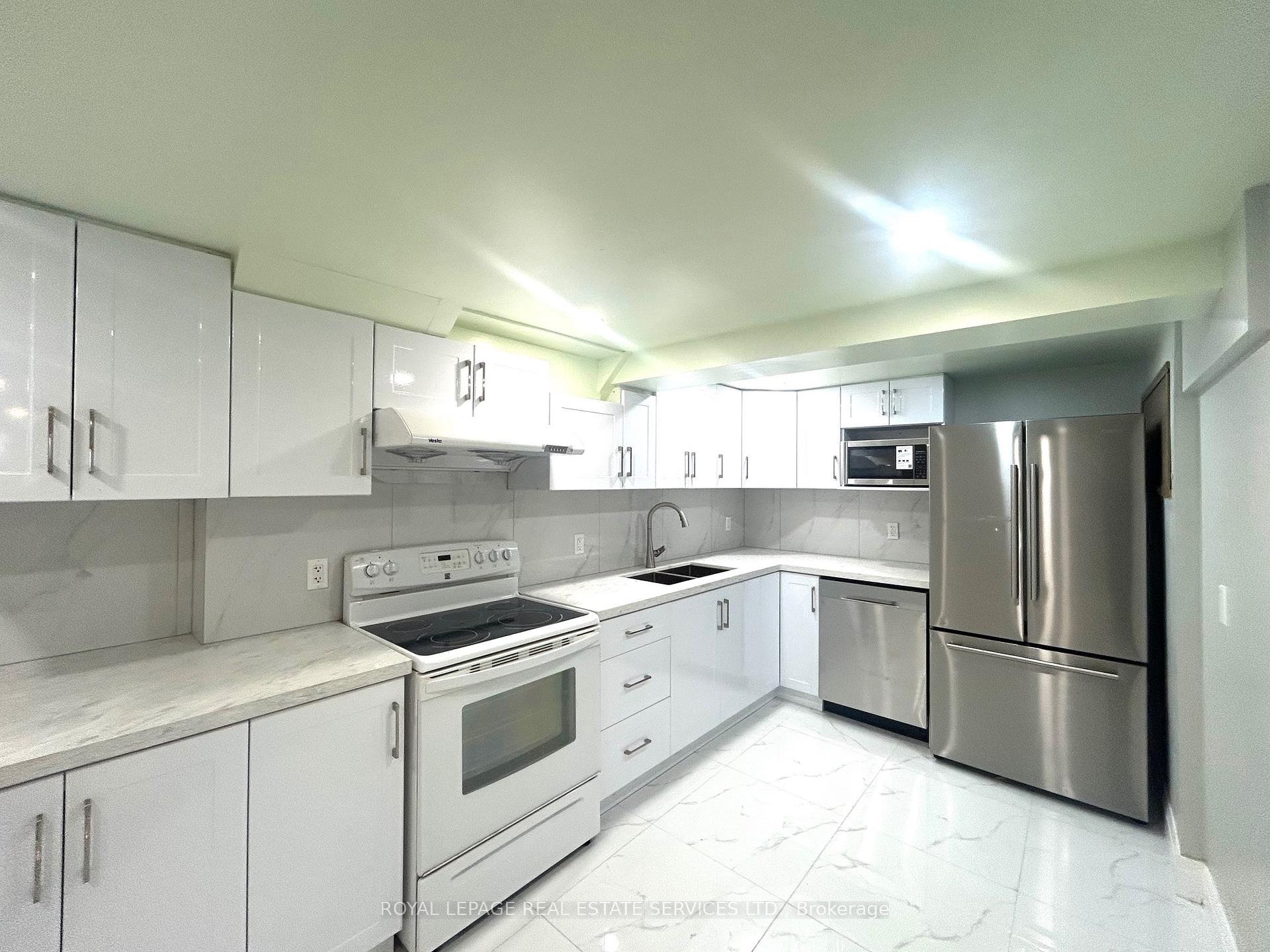 Photo 11 of 27 Frances Crescent, Scarborough, Agincourt South-Malvern West — HOMEH