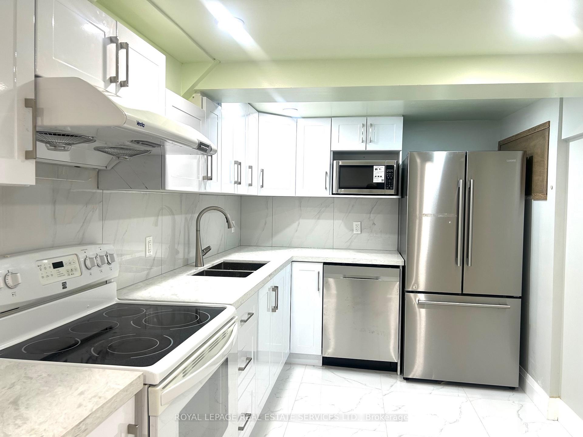 Photo 12 of 27 Frances Crescent, Scarborough, Agincourt South-Malvern West — HOMEH