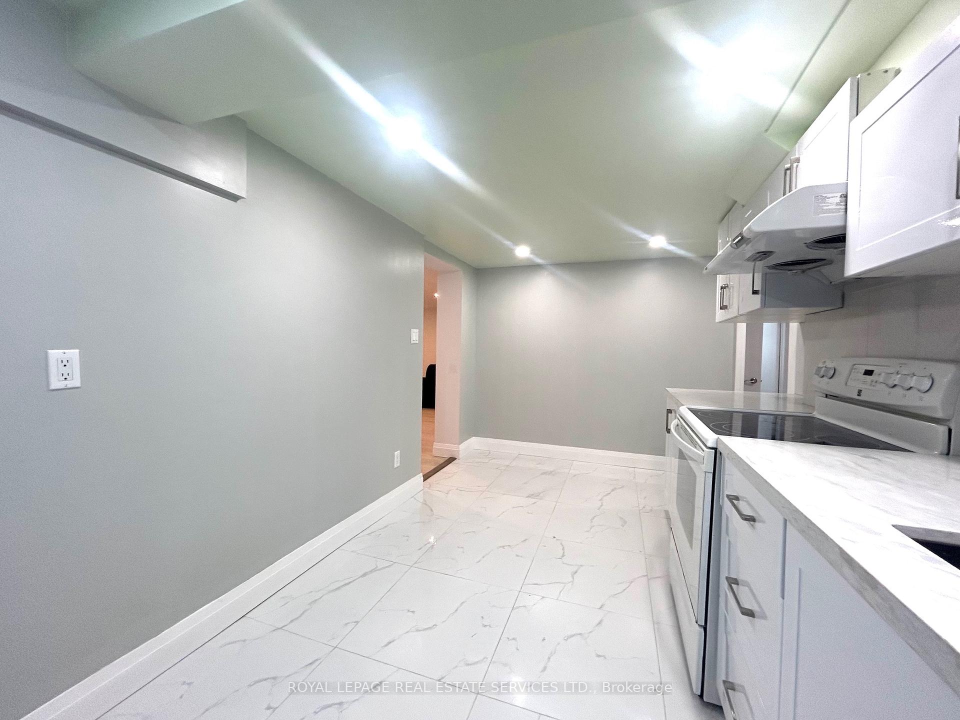 Photo 14 of 27 Frances Crescent, Scarborough, Agincourt South-Malvern West — HOMEH