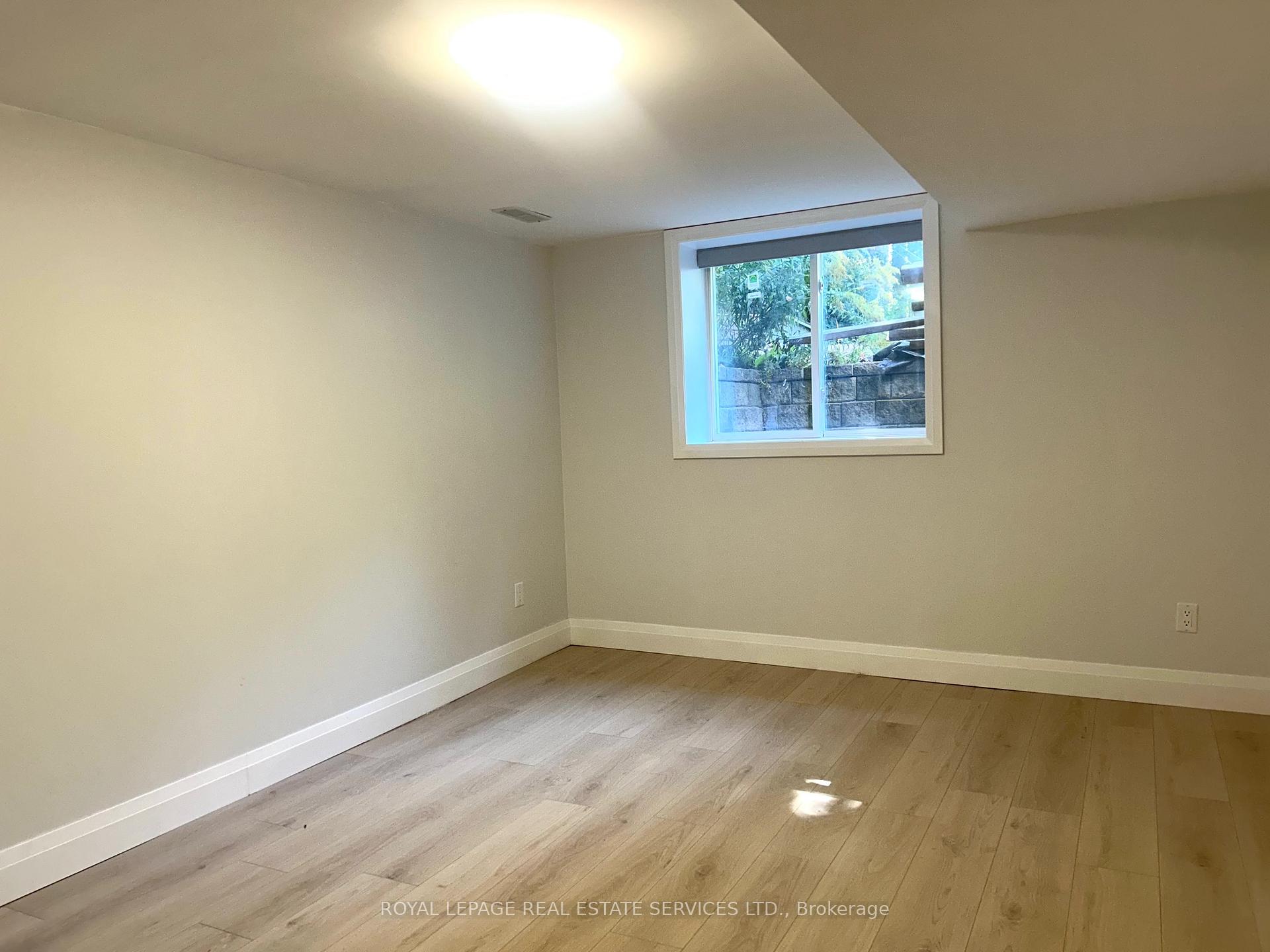 Photo 15 of 27 Frances Crescent, Scarborough, Agincourt South-Malvern West — HOMEH