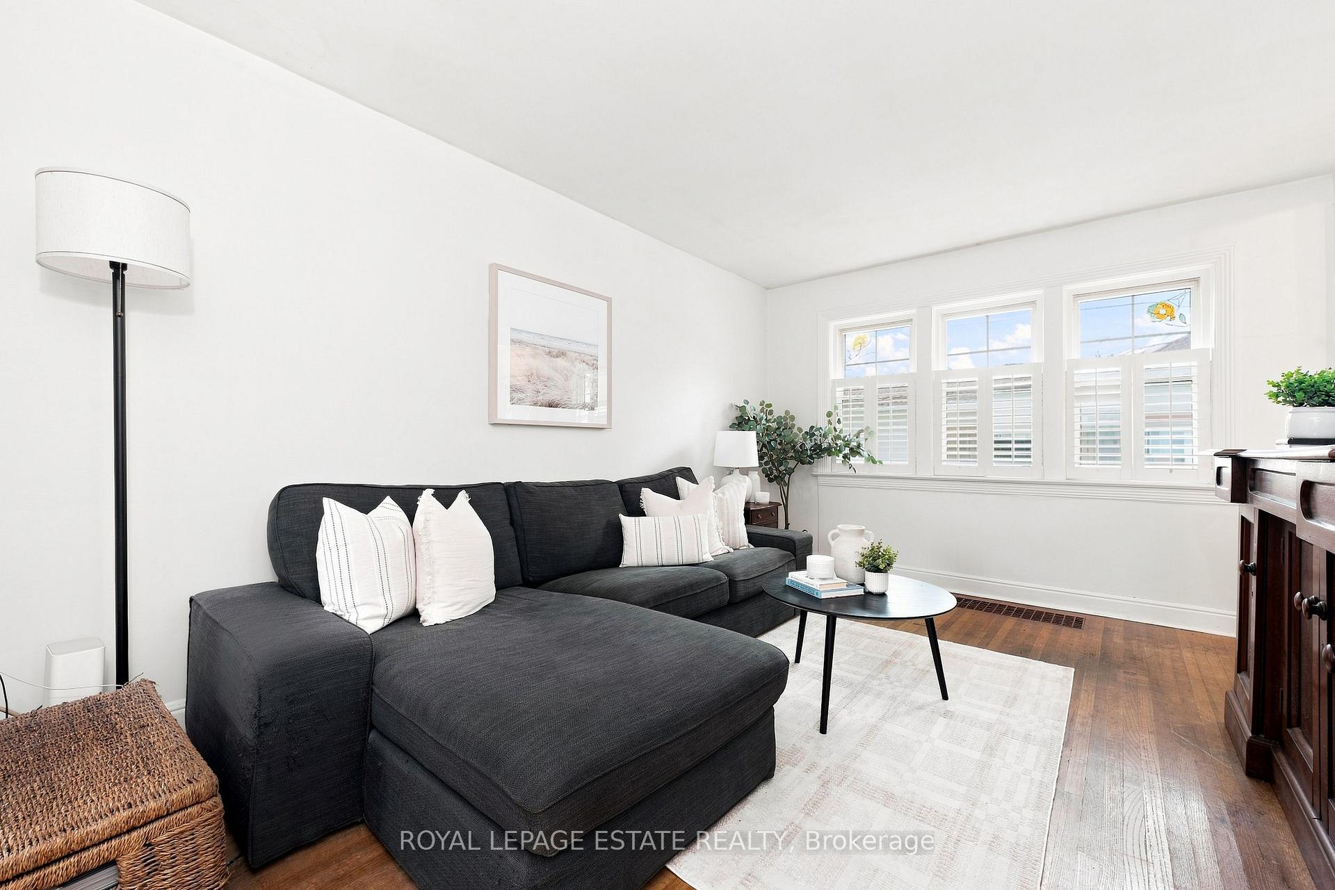 Photo 2 of 72 Manderley Drive, Scarborough, Birchcliffe-Cliffside — HOMEH