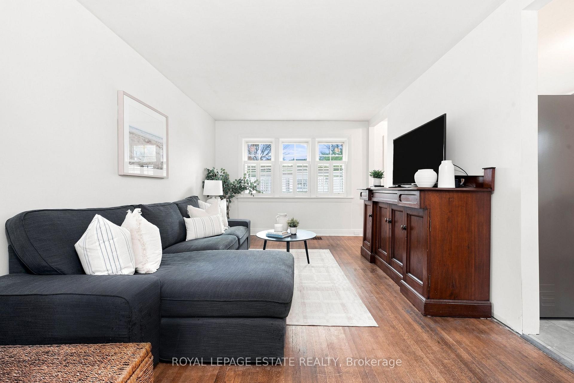 Photo 3 of 72 Manderley Drive, Scarborough, Birchcliffe-Cliffside — HOMEH