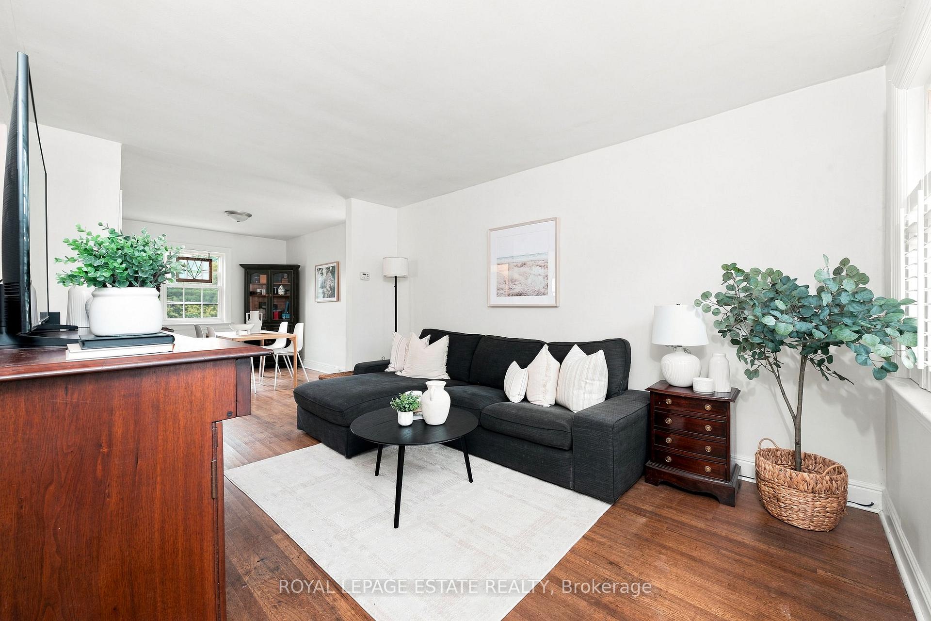 Photo 4 of 72 Manderley Drive, Scarborough, Birchcliffe-Cliffside — HOMEH
