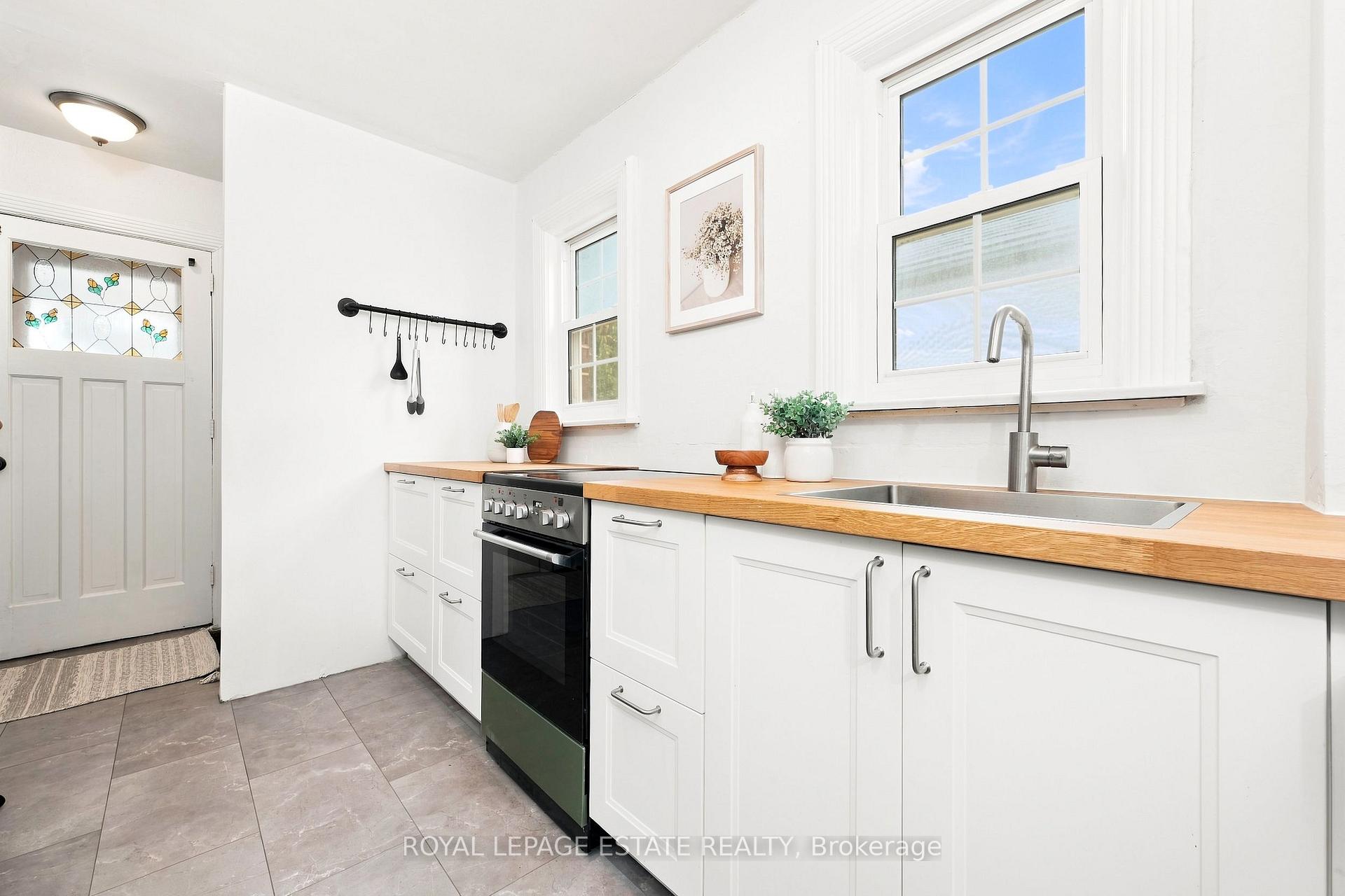 Photo 8 of 72 Manderley Drive, Scarborough, Birchcliffe-Cliffside — HOMEH