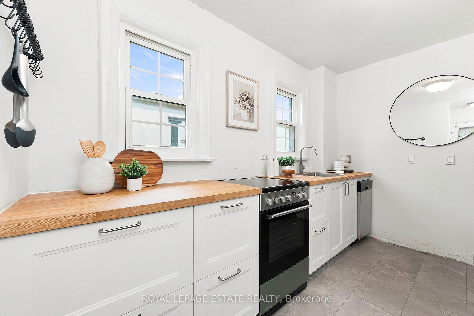 Photo 10 of 72 Manderley Drive, Scarborough, Birchcliffe-Cliffside — HOMEH