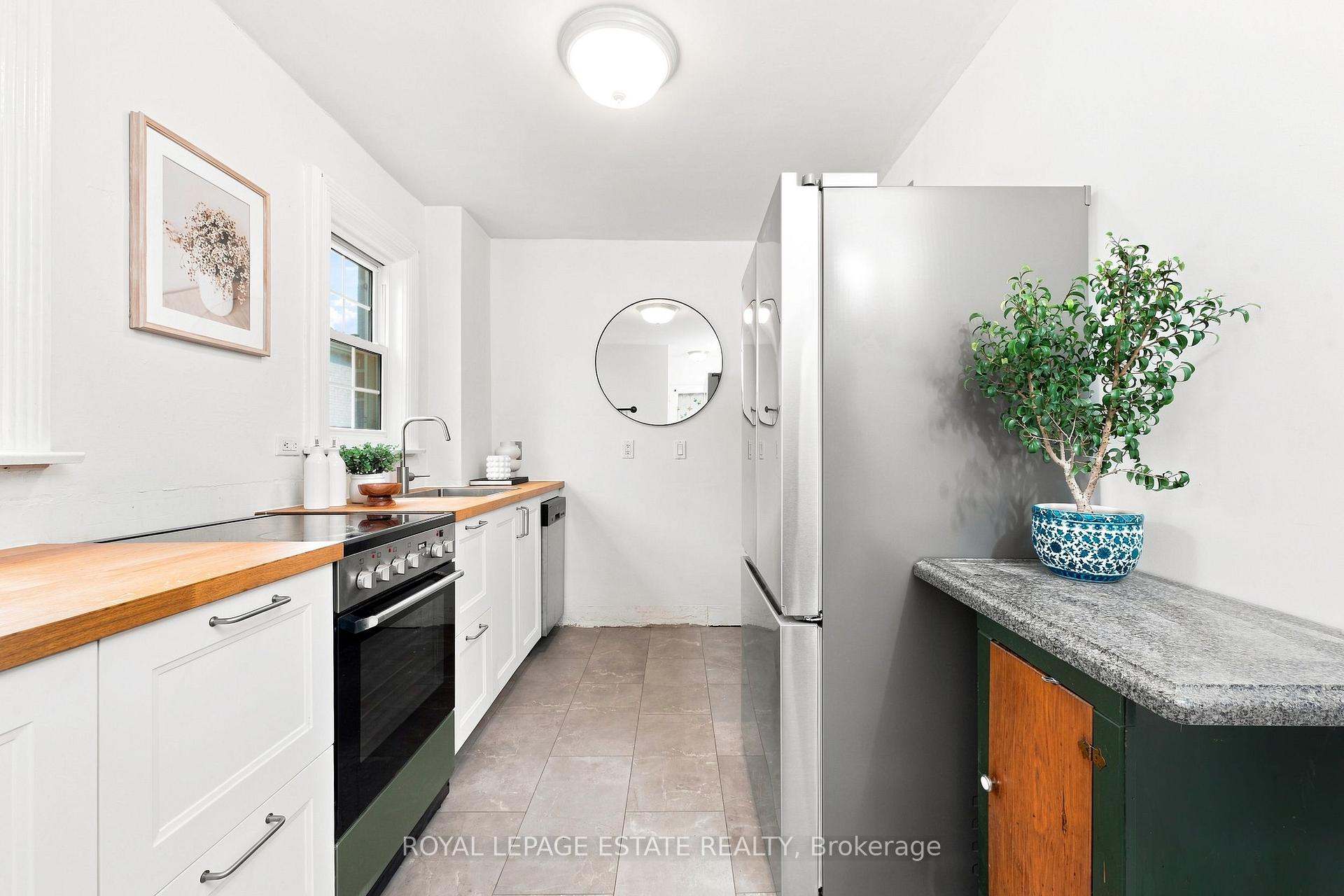 Photo 11 of 72 Manderley Drive, Scarborough, Birchcliffe-Cliffside — HOMEH