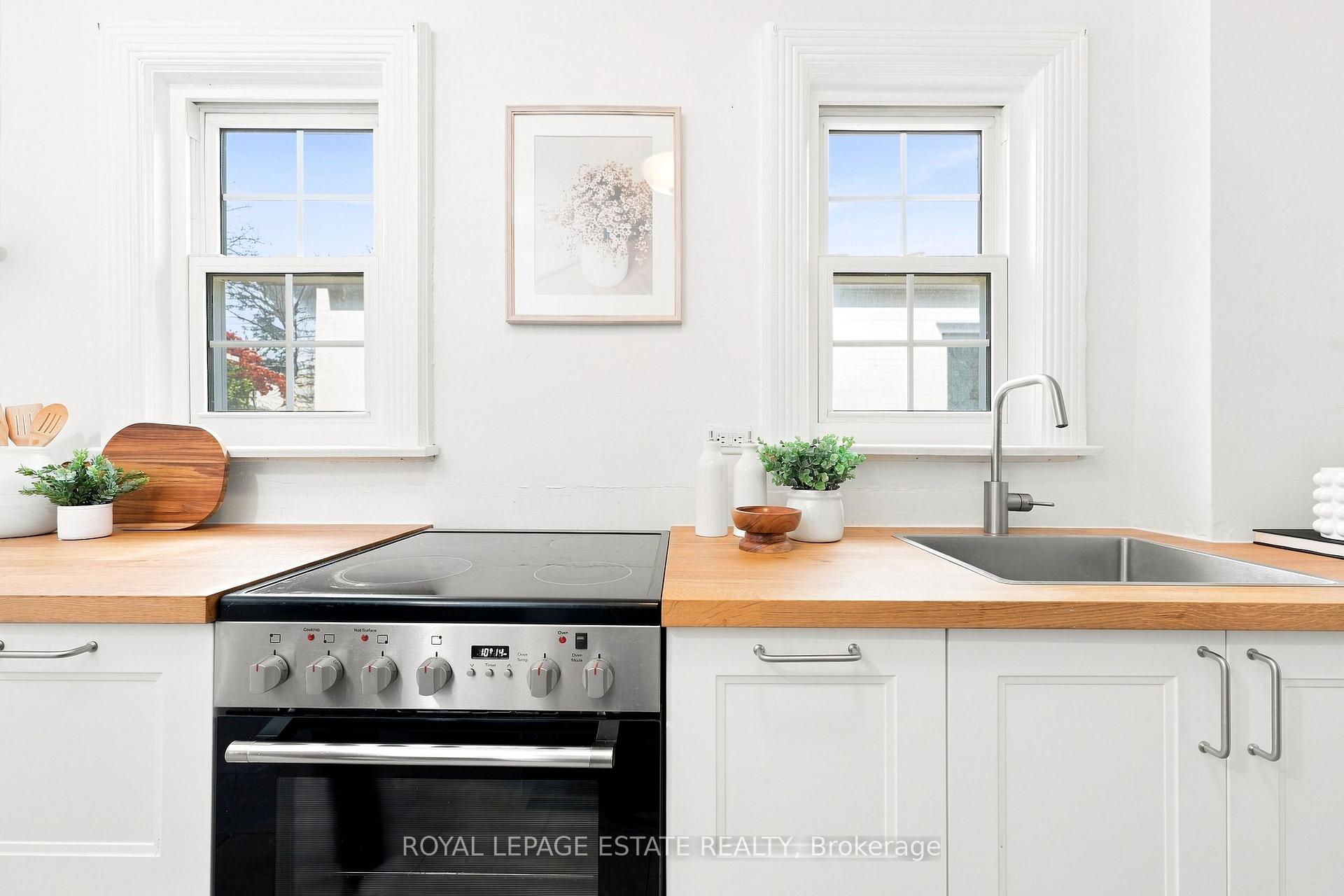 Photo 12 of 72 Manderley Drive, Scarborough, Birchcliffe-Cliffside — HOMEH