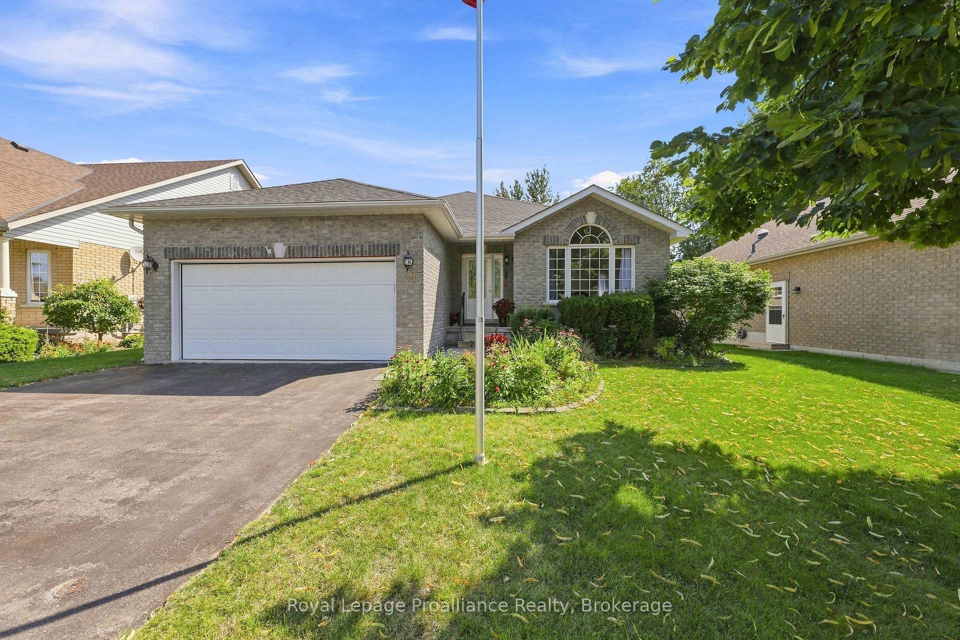 Photo 10 of 9 Seneca Drive, Brighton — HOMEH