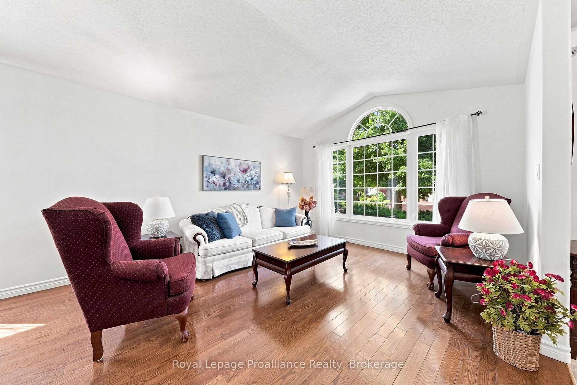 Photo 14 of 9 Seneca Drive, Brighton — HOMEH