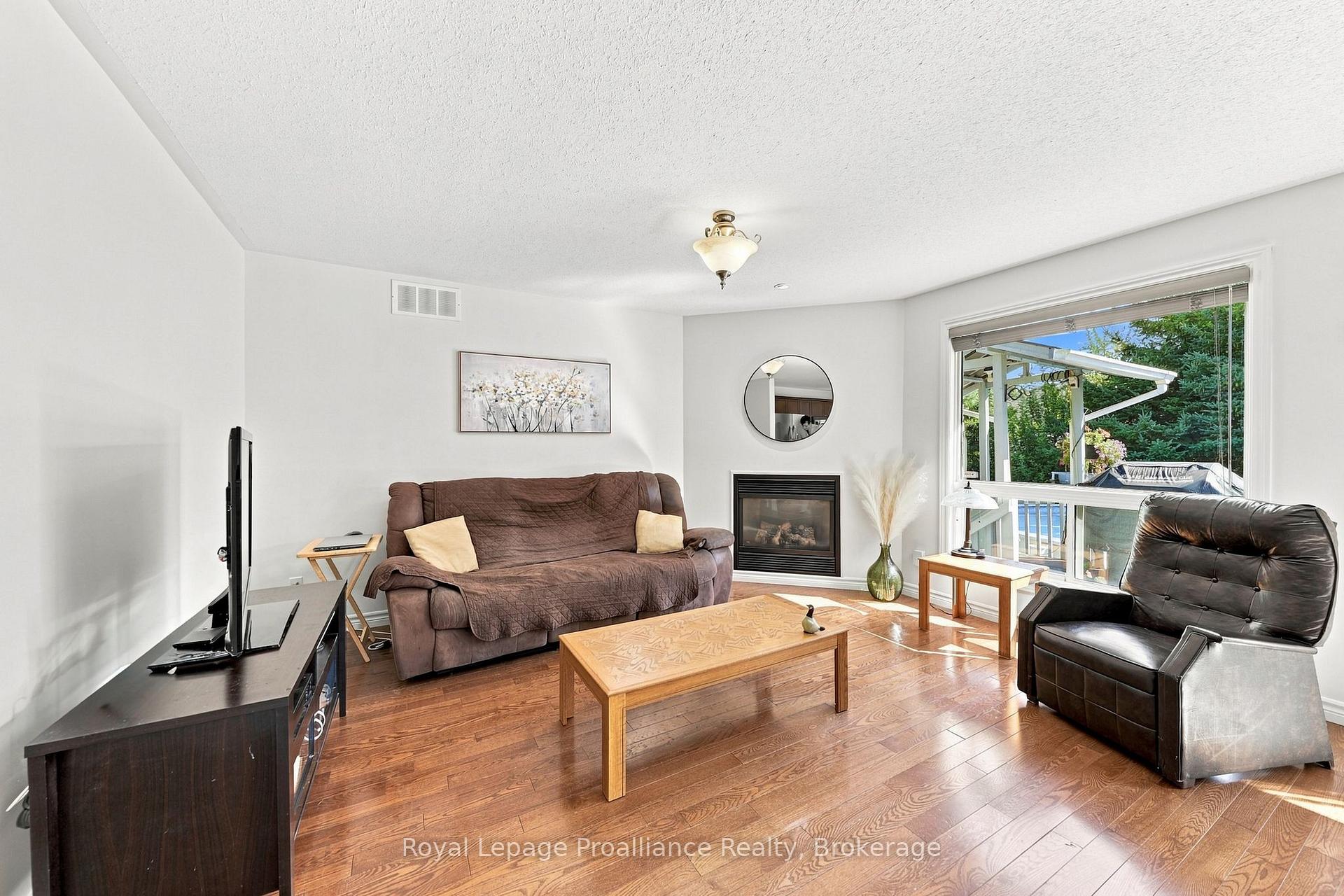 Photo 19 of 9 Seneca Drive, Brighton — HOMEH