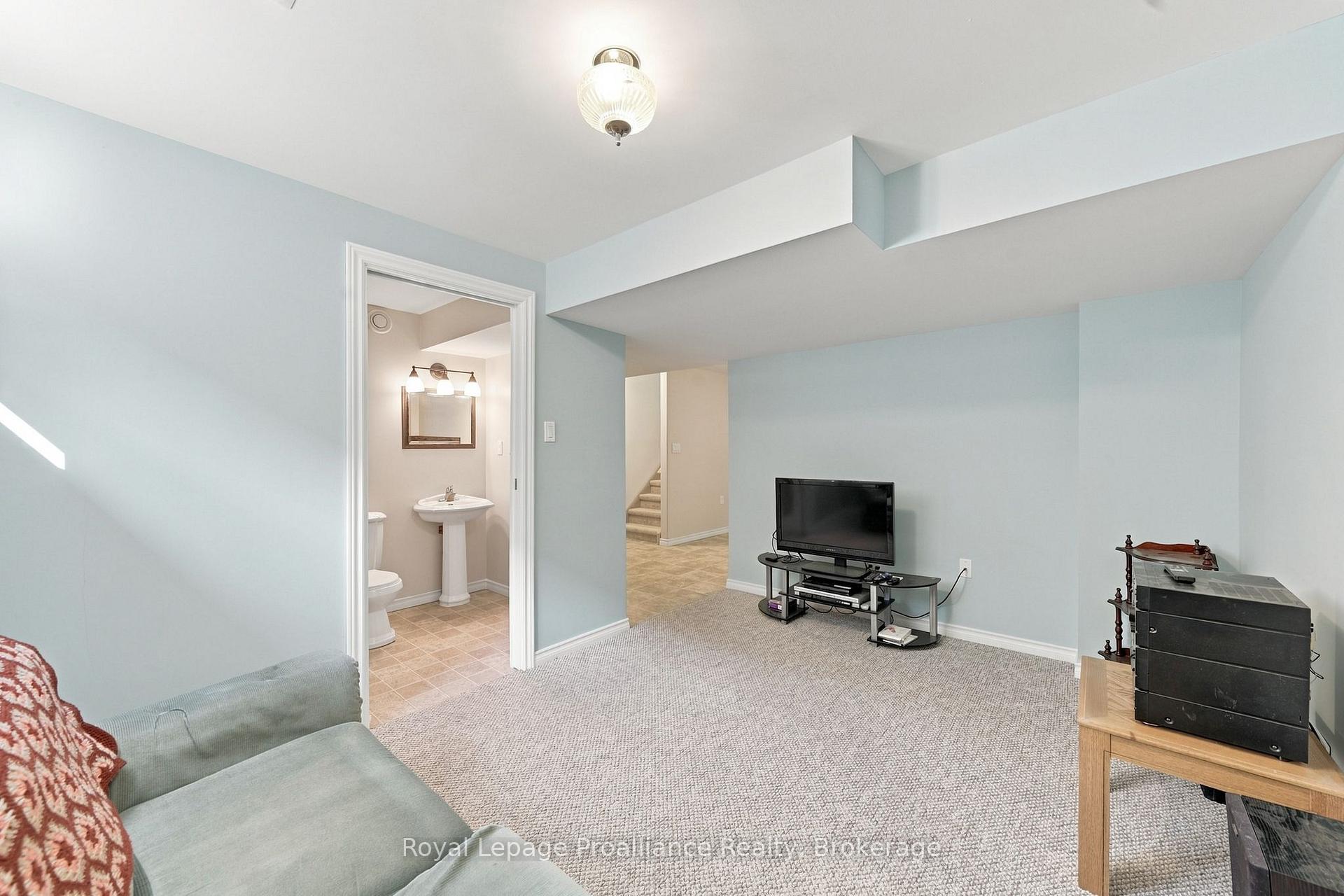 Photo 38 of 9 Seneca Drive, Brighton — HOMEH