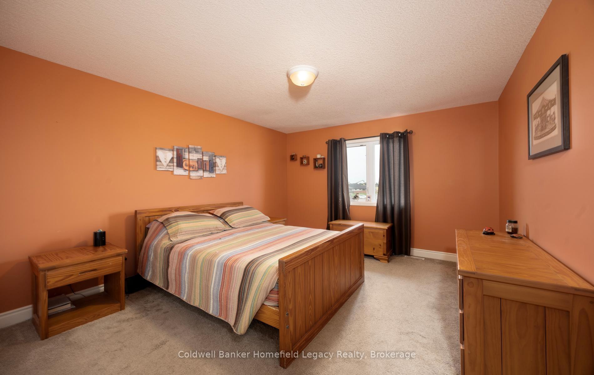 Photo 18 of 66 Edison Street N, St. Marys — HOMEH
