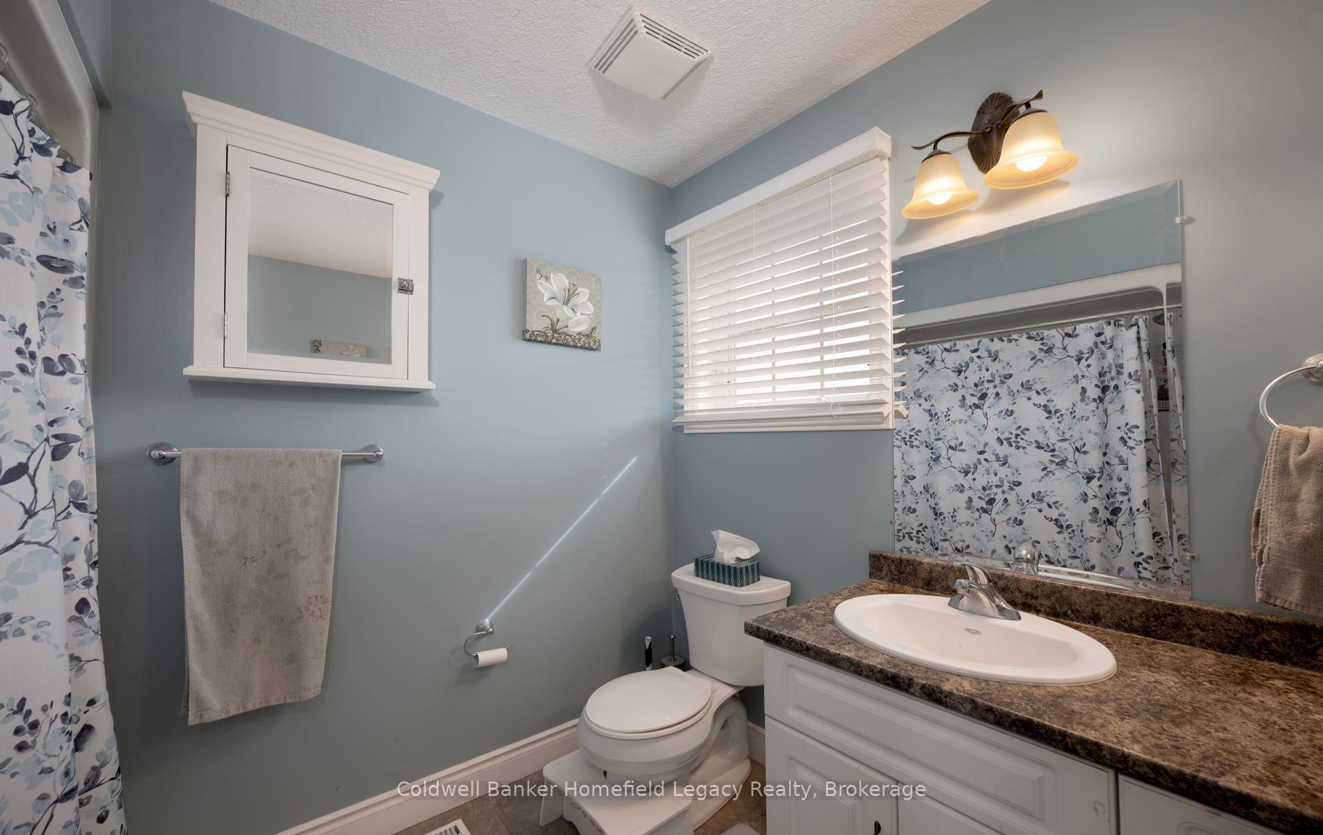 Photo 22 of 66 Edison Street N, St. Marys — HOMEH